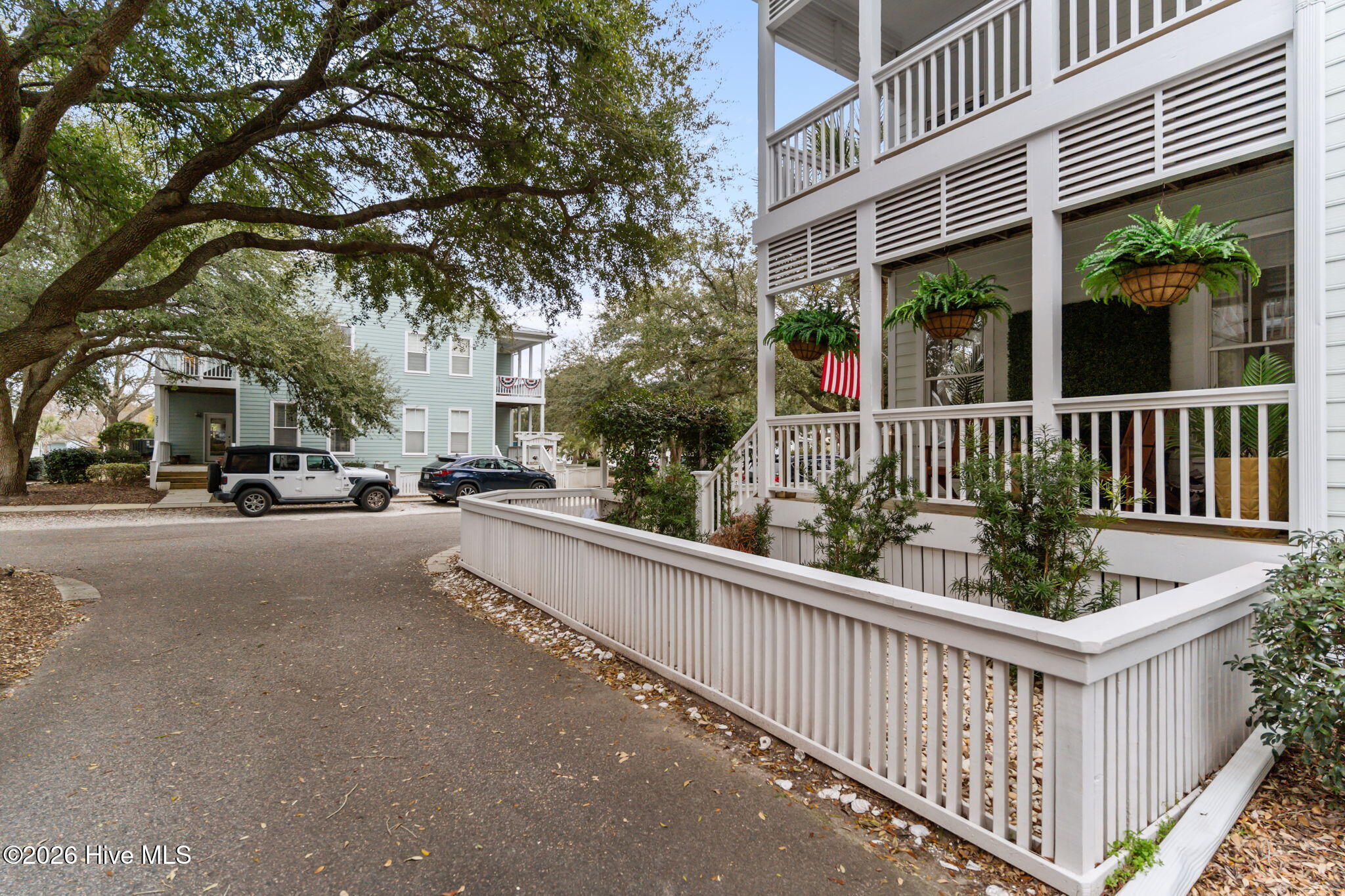 100557264 | Photo 43