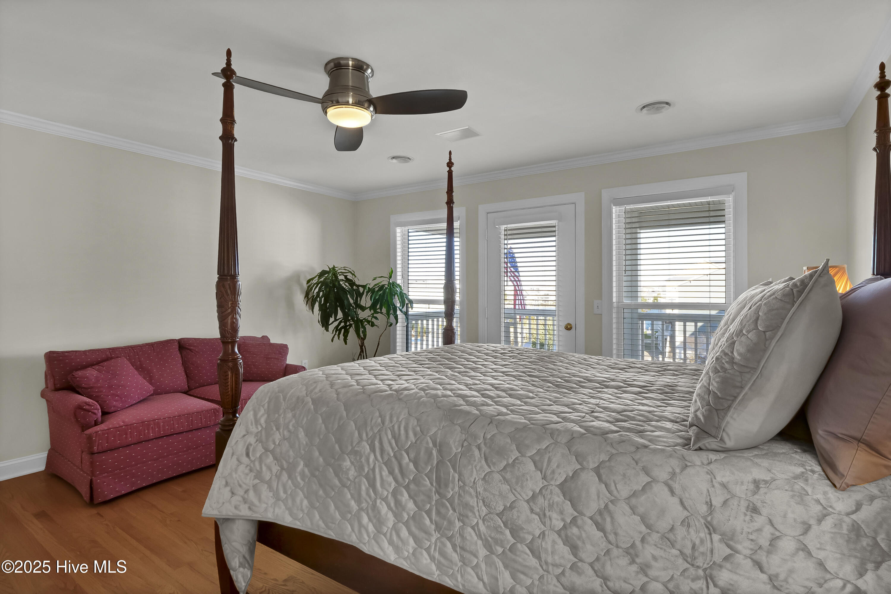 100497628 | Photo 23