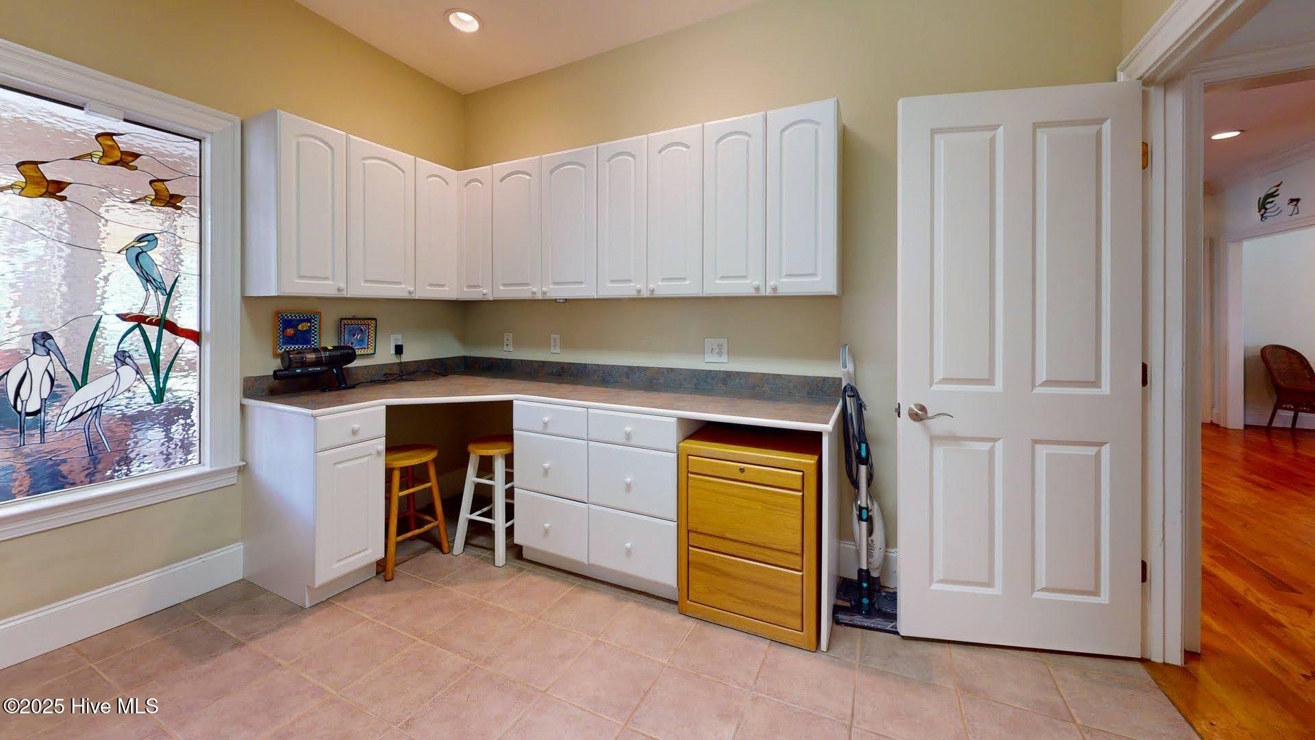 100528011 | Photo 52