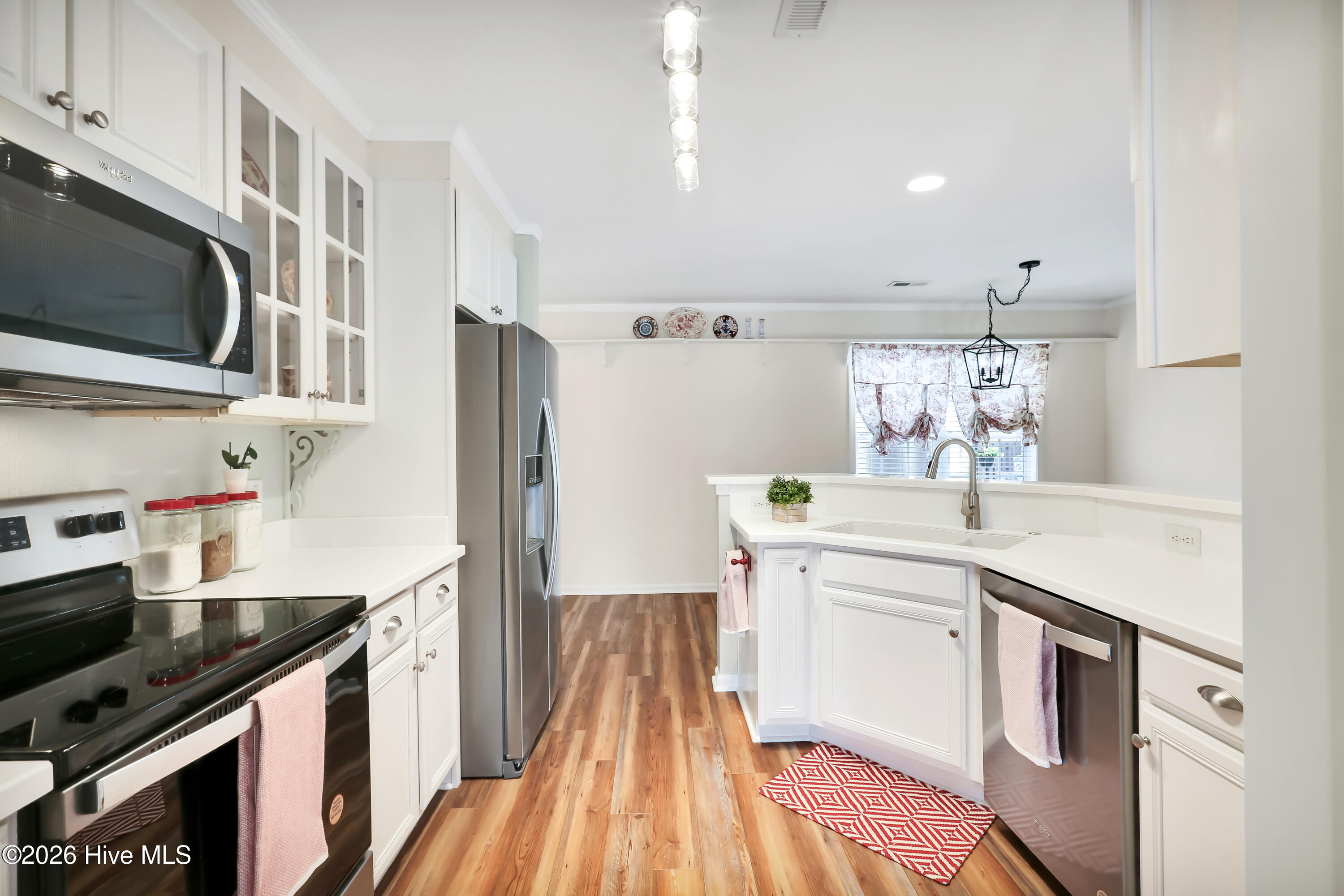 100553691 | Photo 17