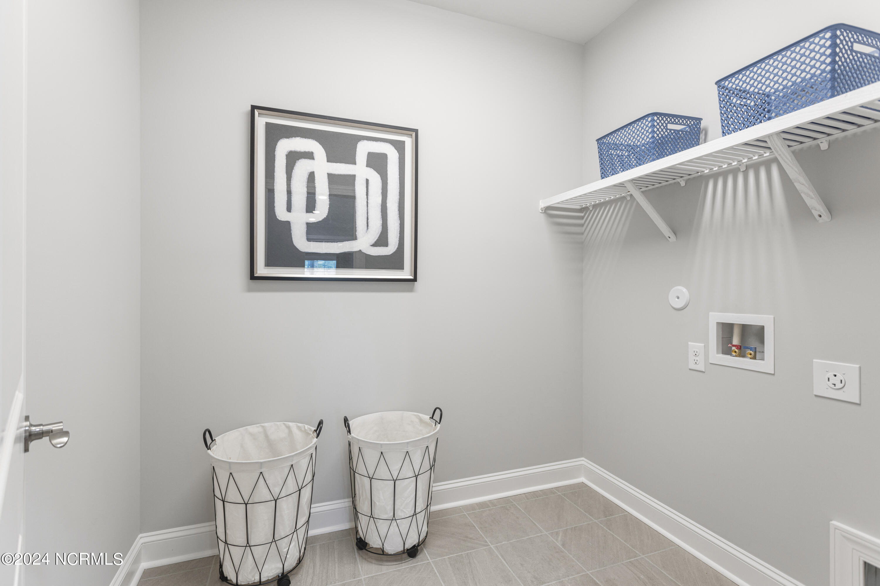 100568554 | Photo 42