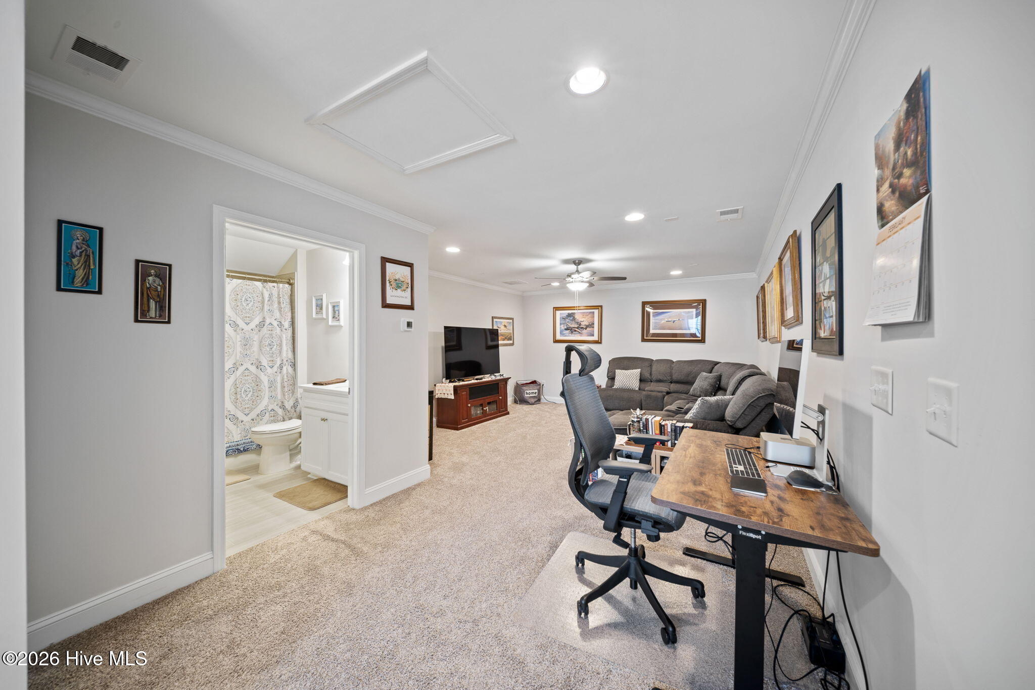 100564414 | Photo 43