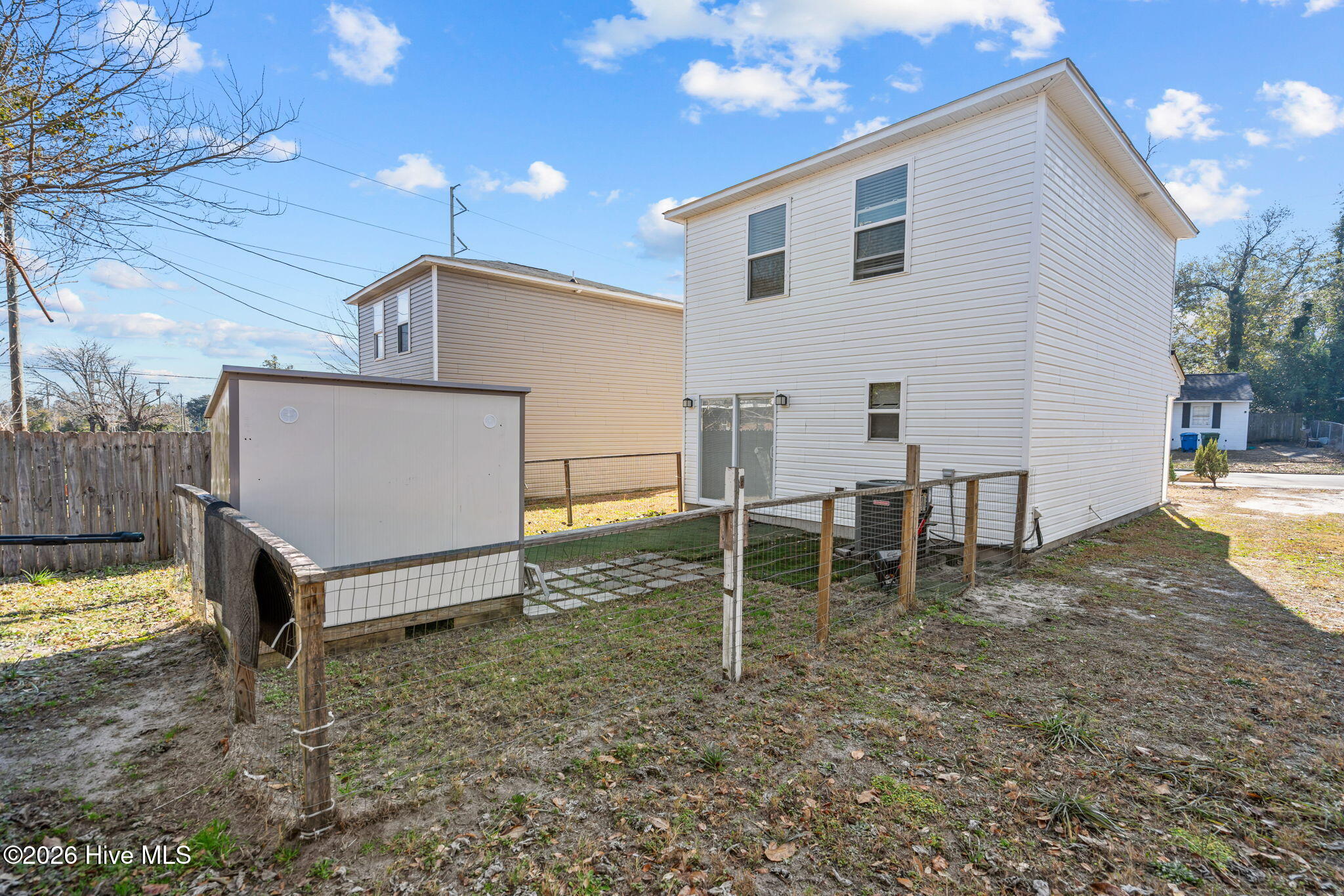 100548368 | Photo 34