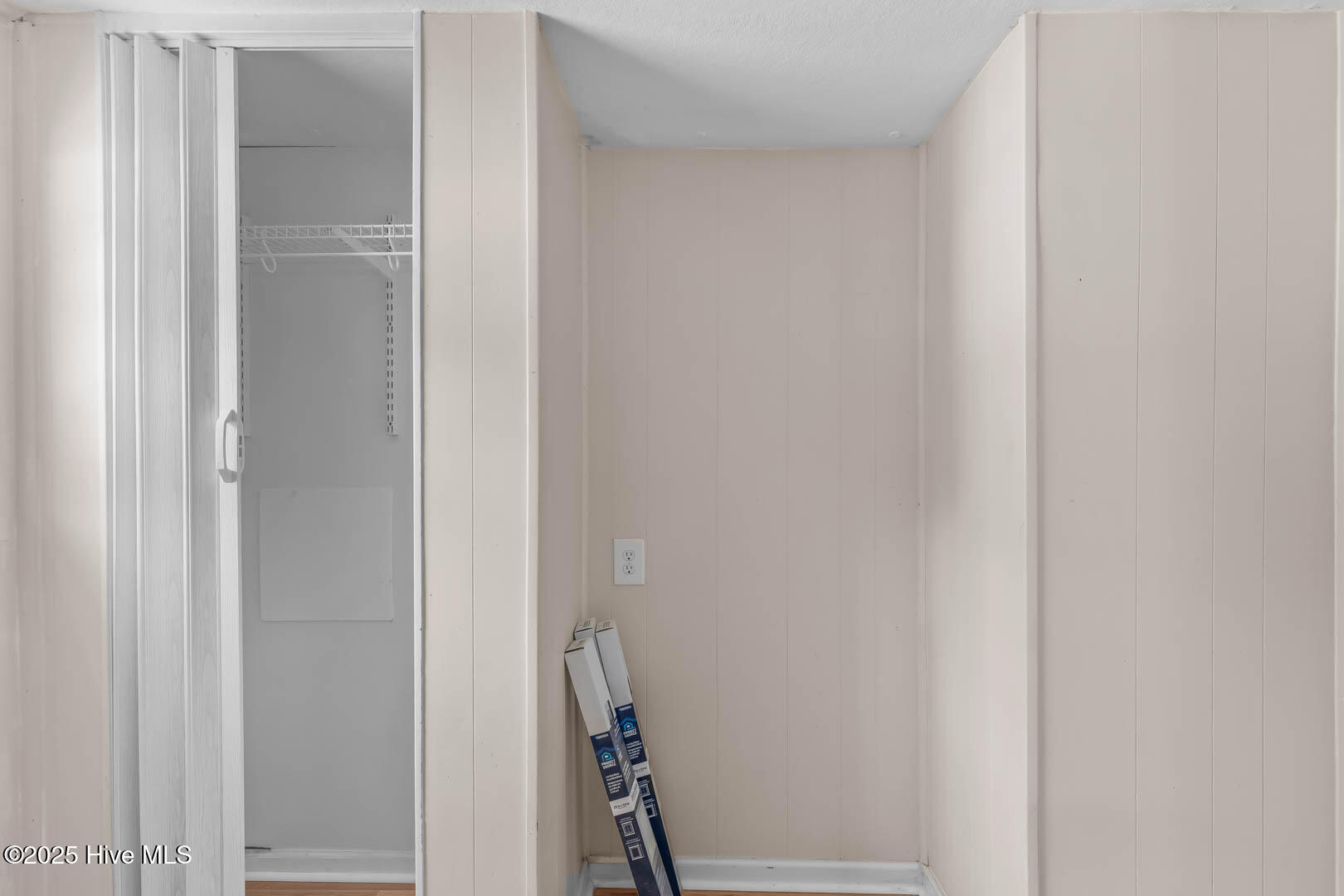 100557844 | Photo 13