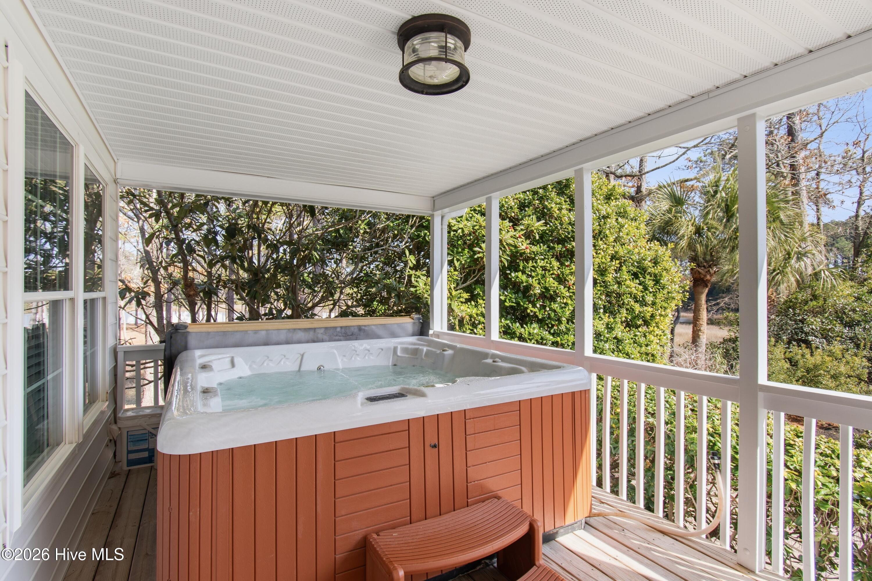 100556655 | Photo 38