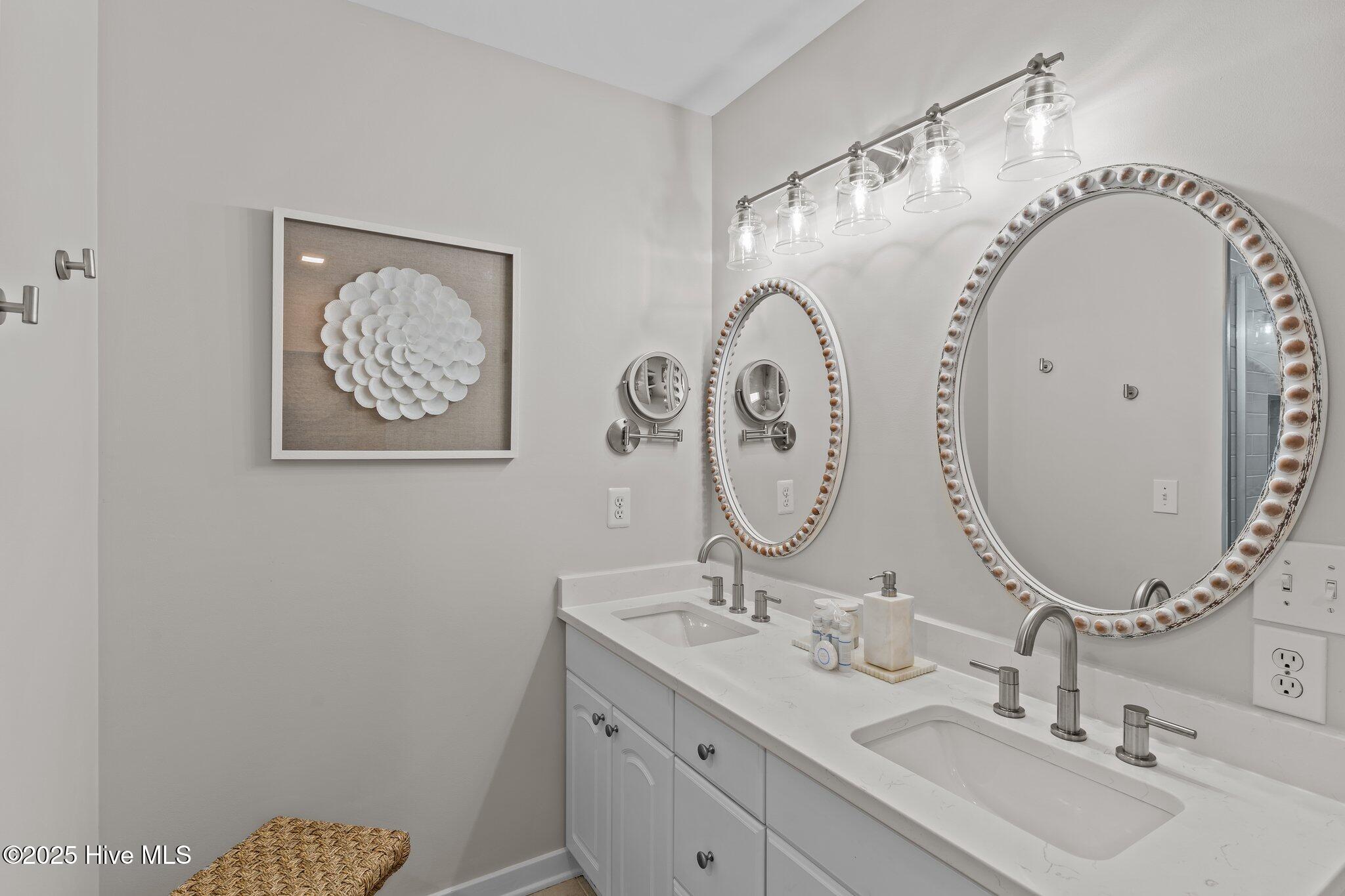 100529383 | Photo 28