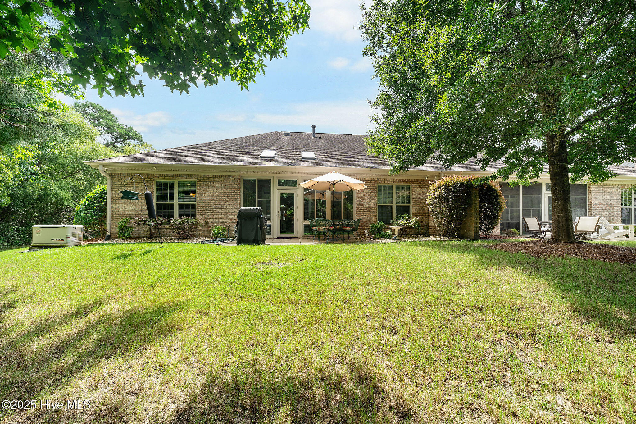 100520063 | Photo 19