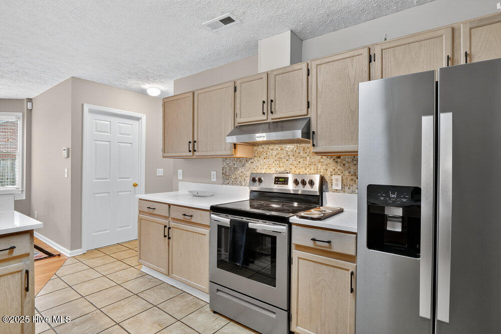 100527108 | Photo 15