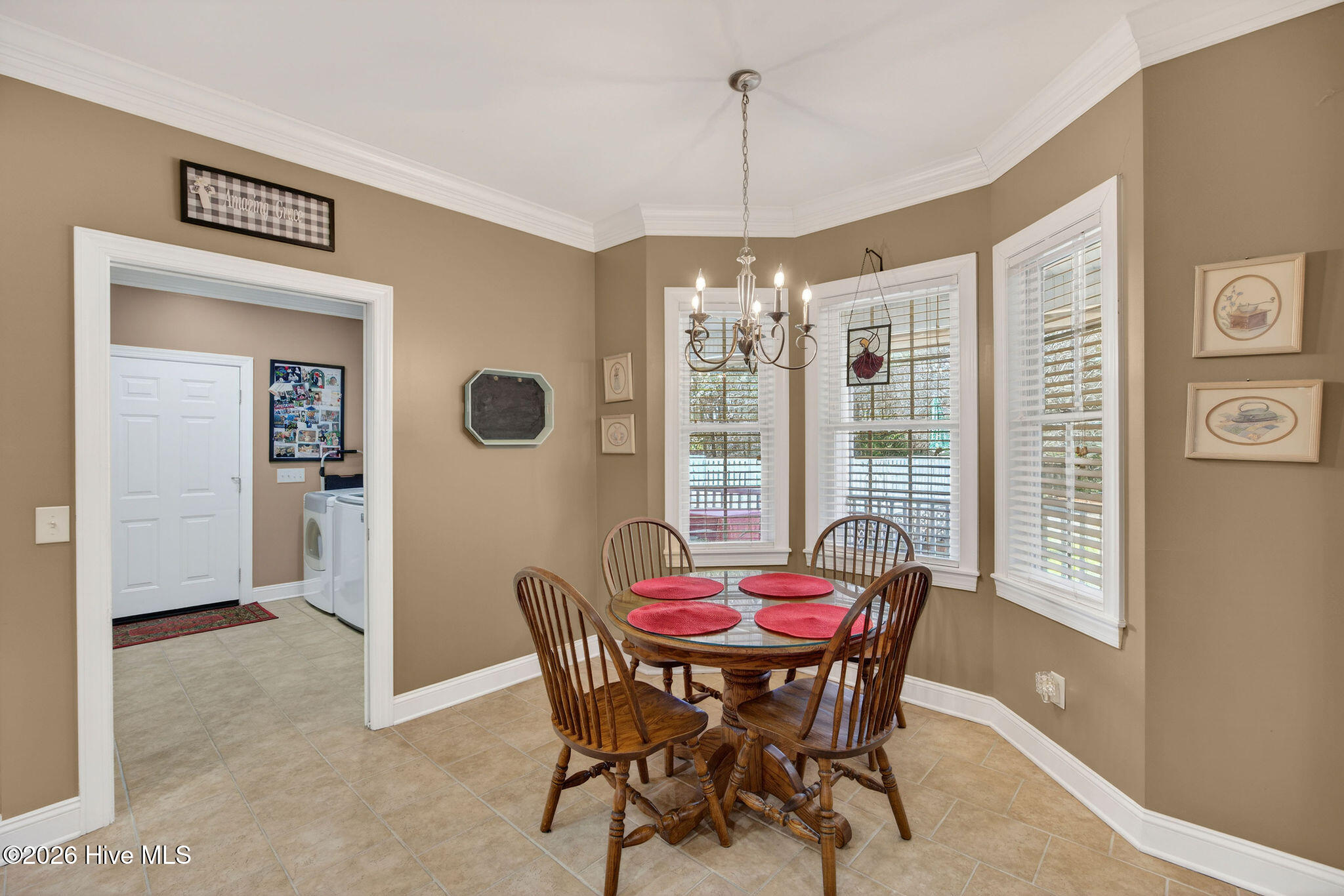 100554164 | Photo 35