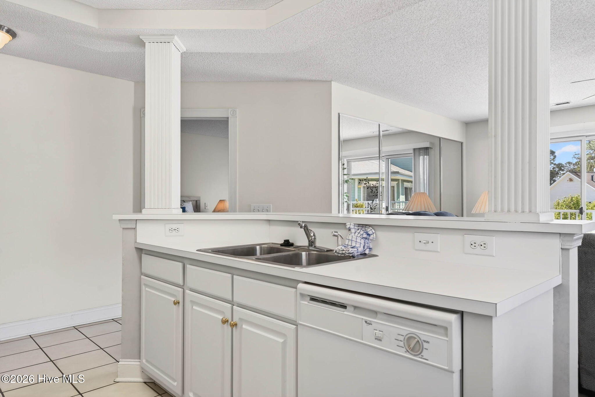 100561901 | Photo 12