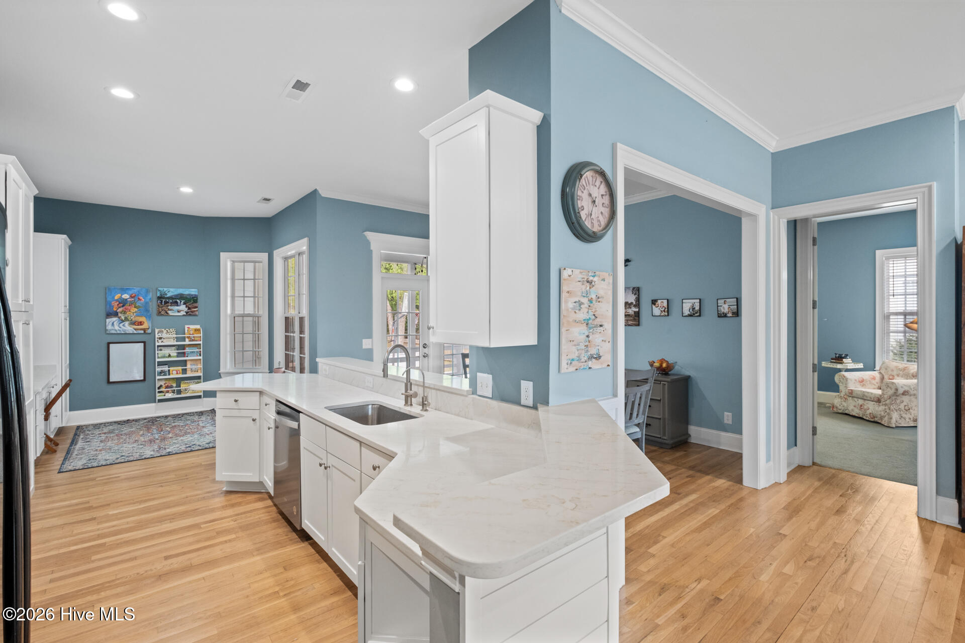 100564524 | Photo 21