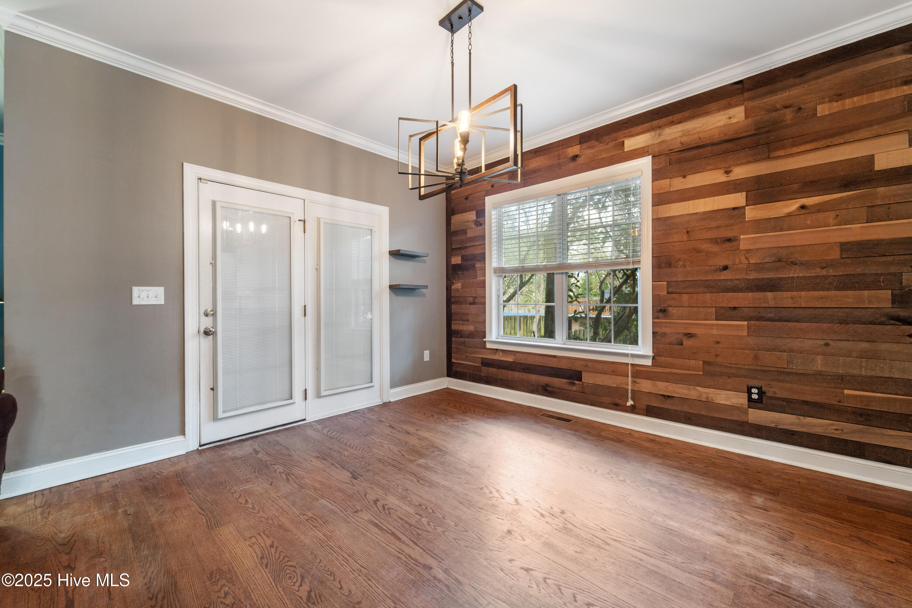 100544127 | Photo 25