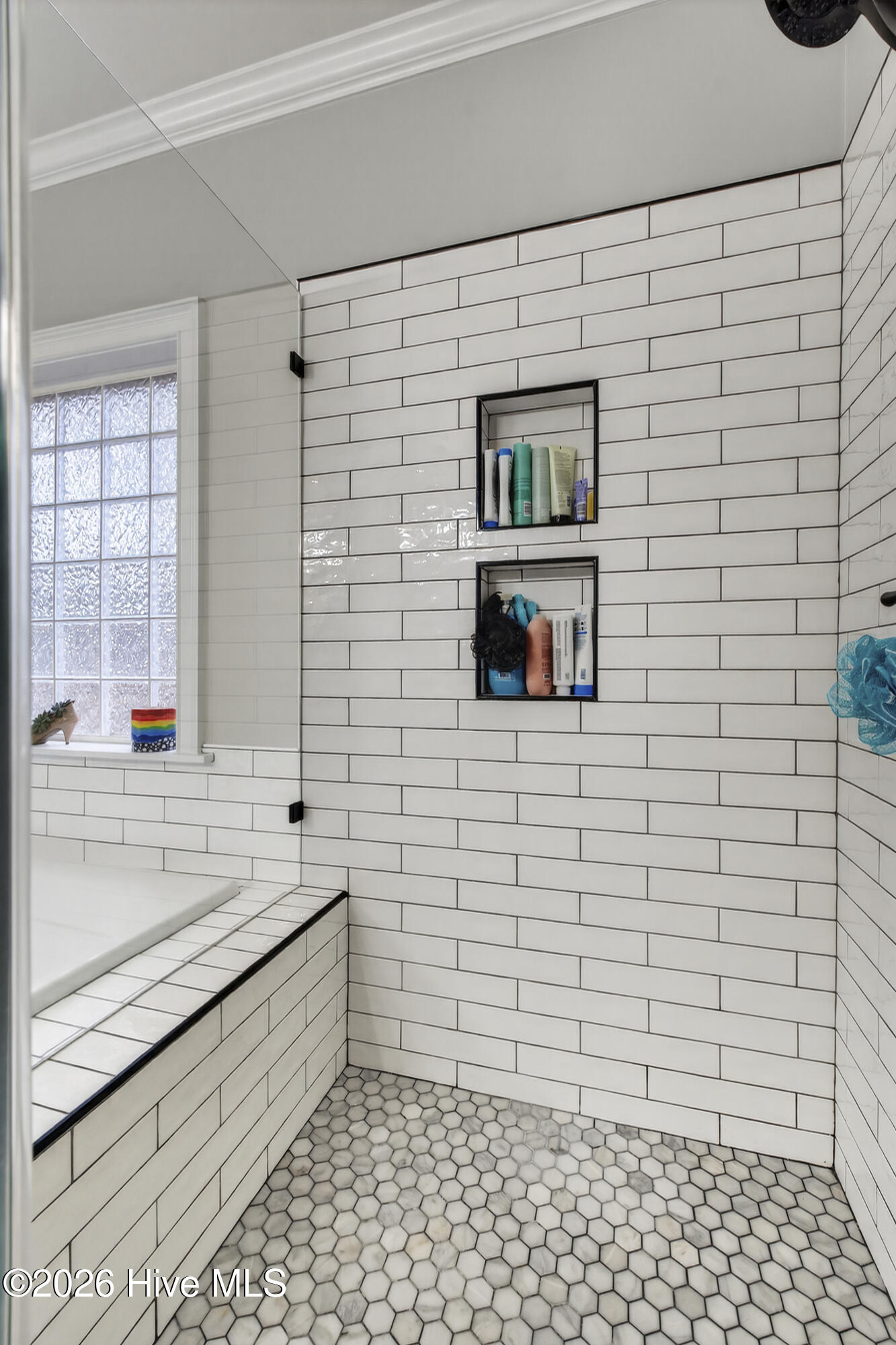 100557887 | Photo 55