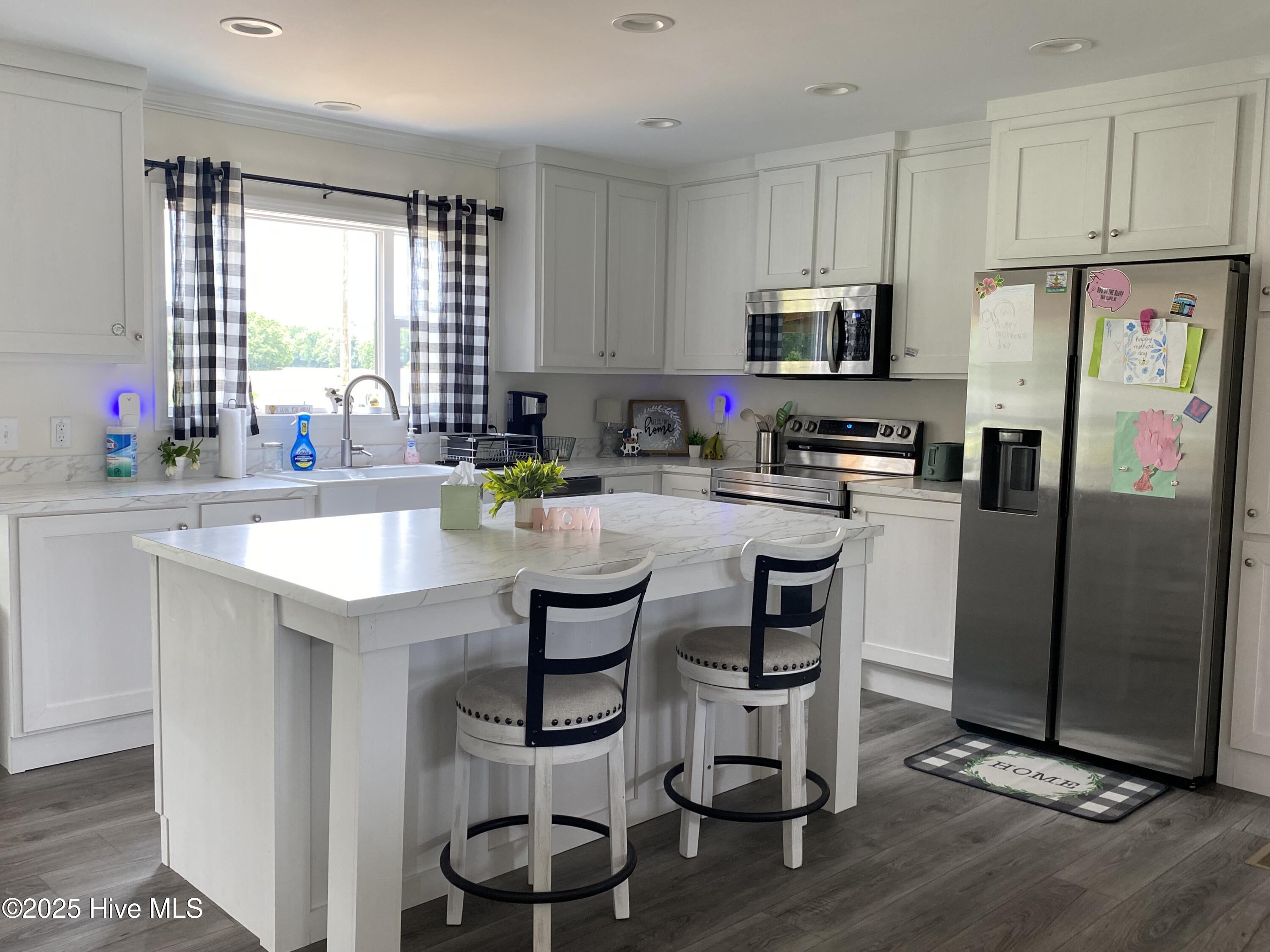 100549278 | Photo 12