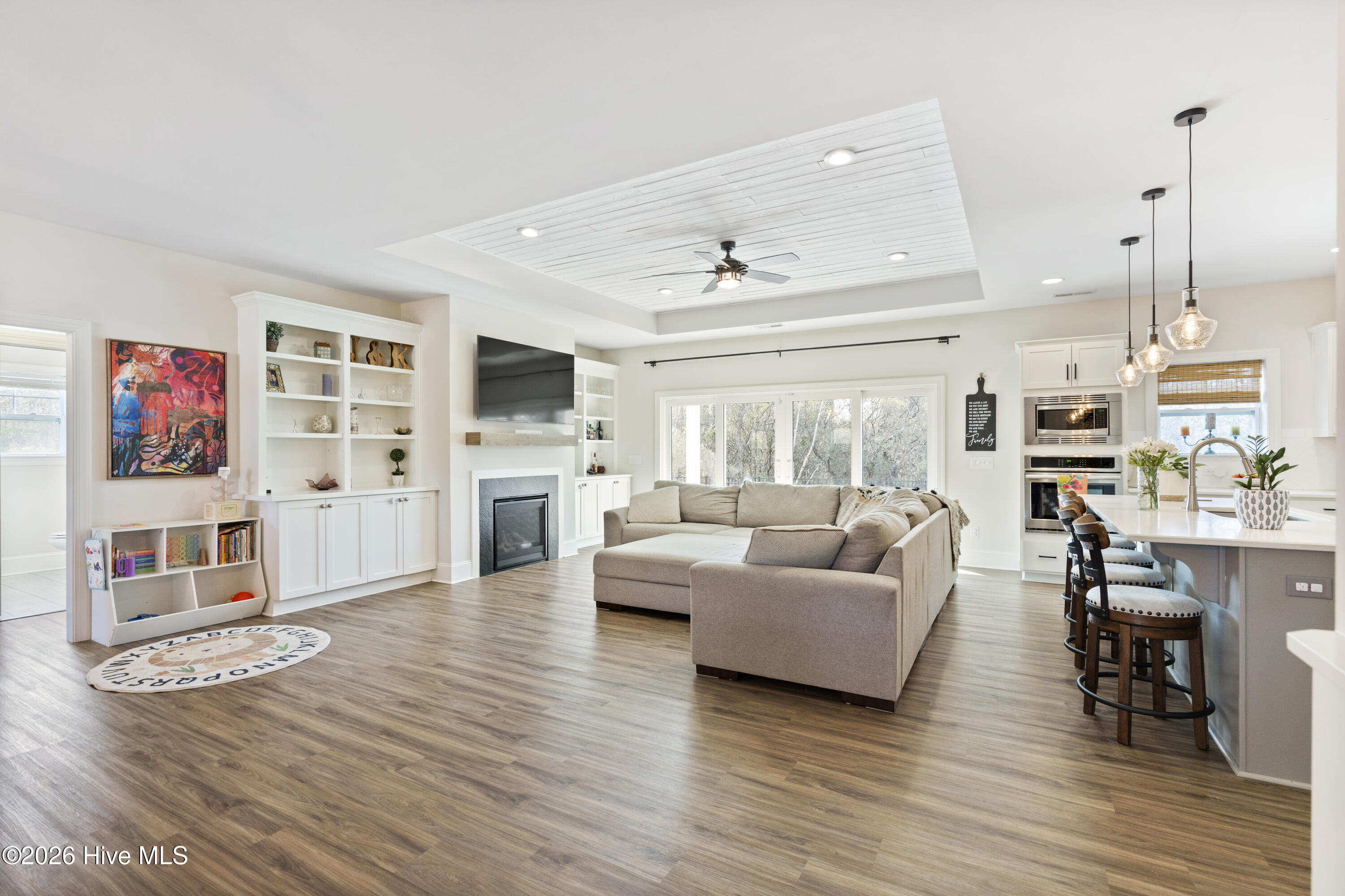 100552467 | Photo 16