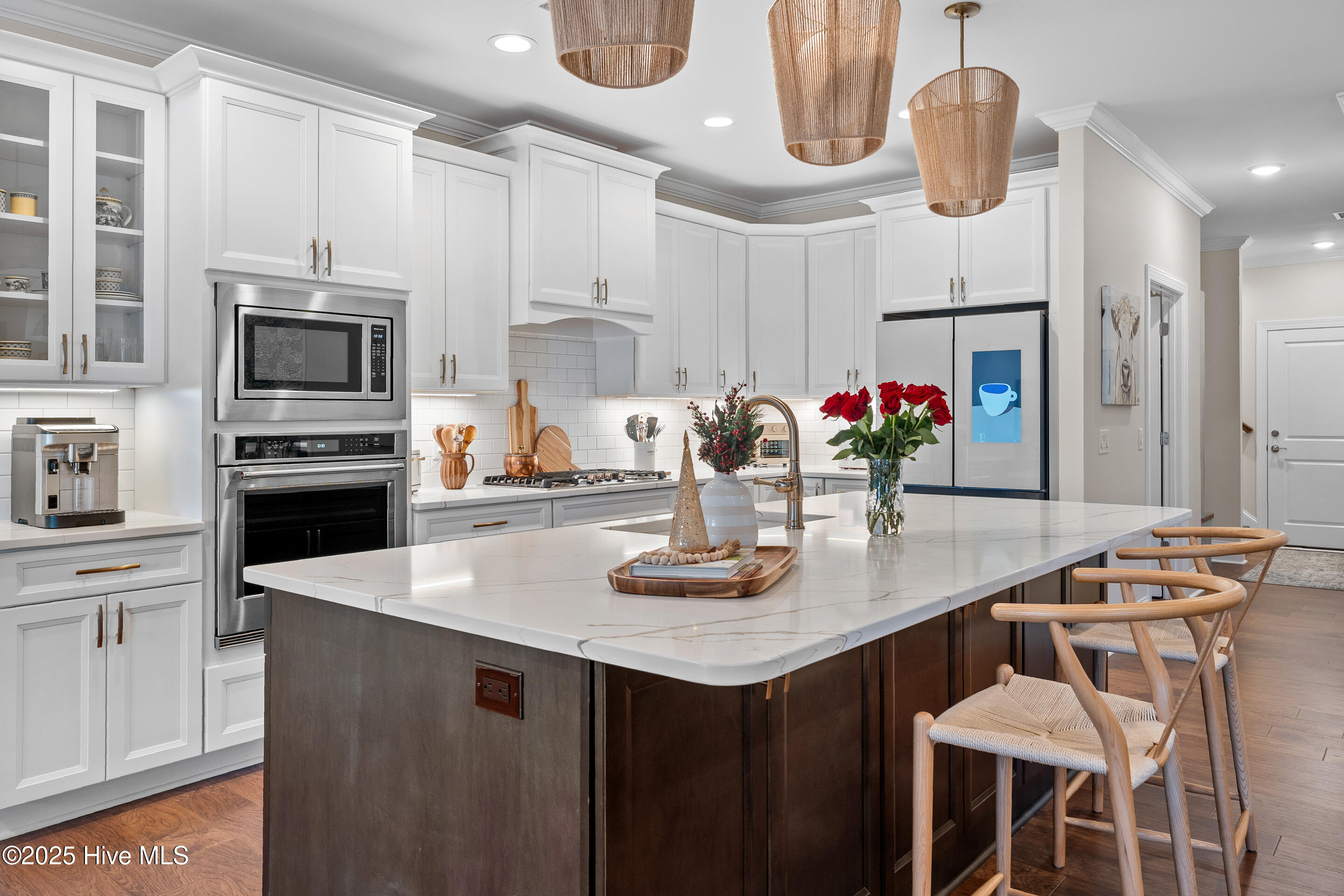 100545902 | Photo 63