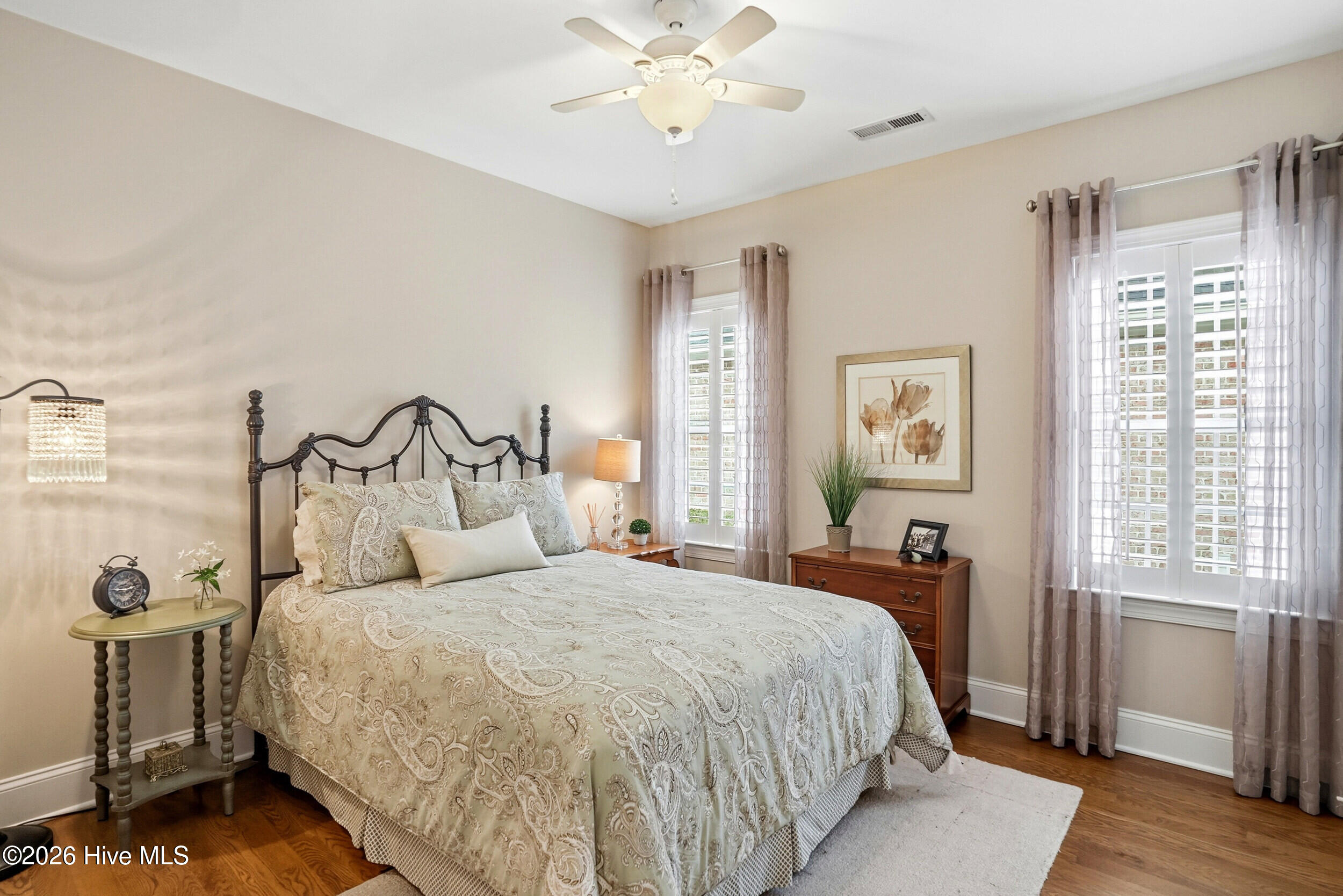 100551601 | Photo 28