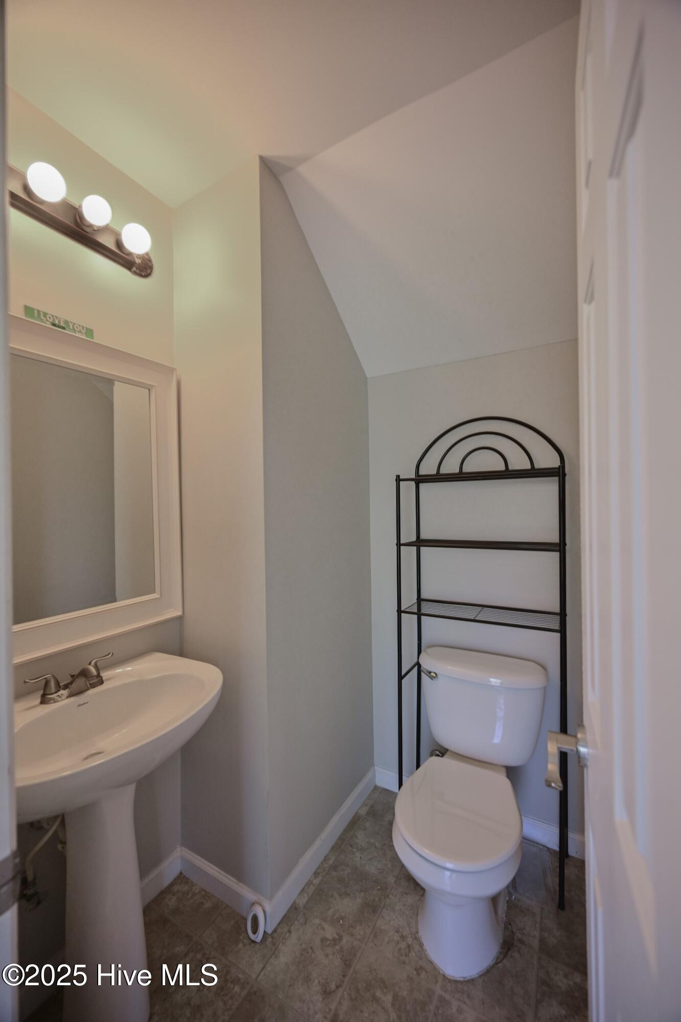 100506950 | Photo 10