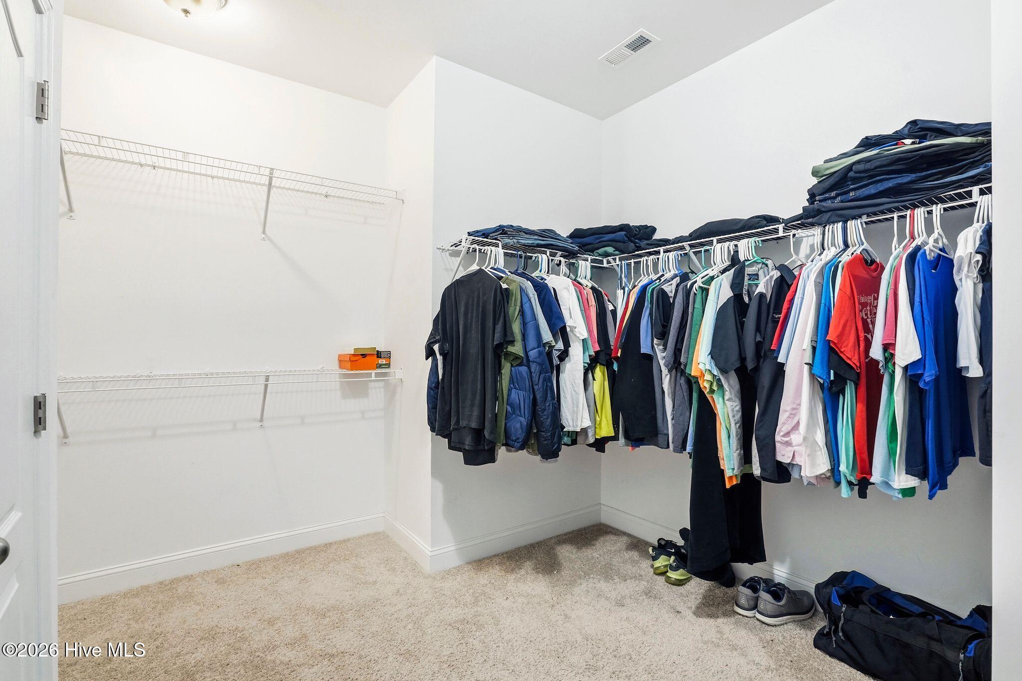 100567646 | Photo 40