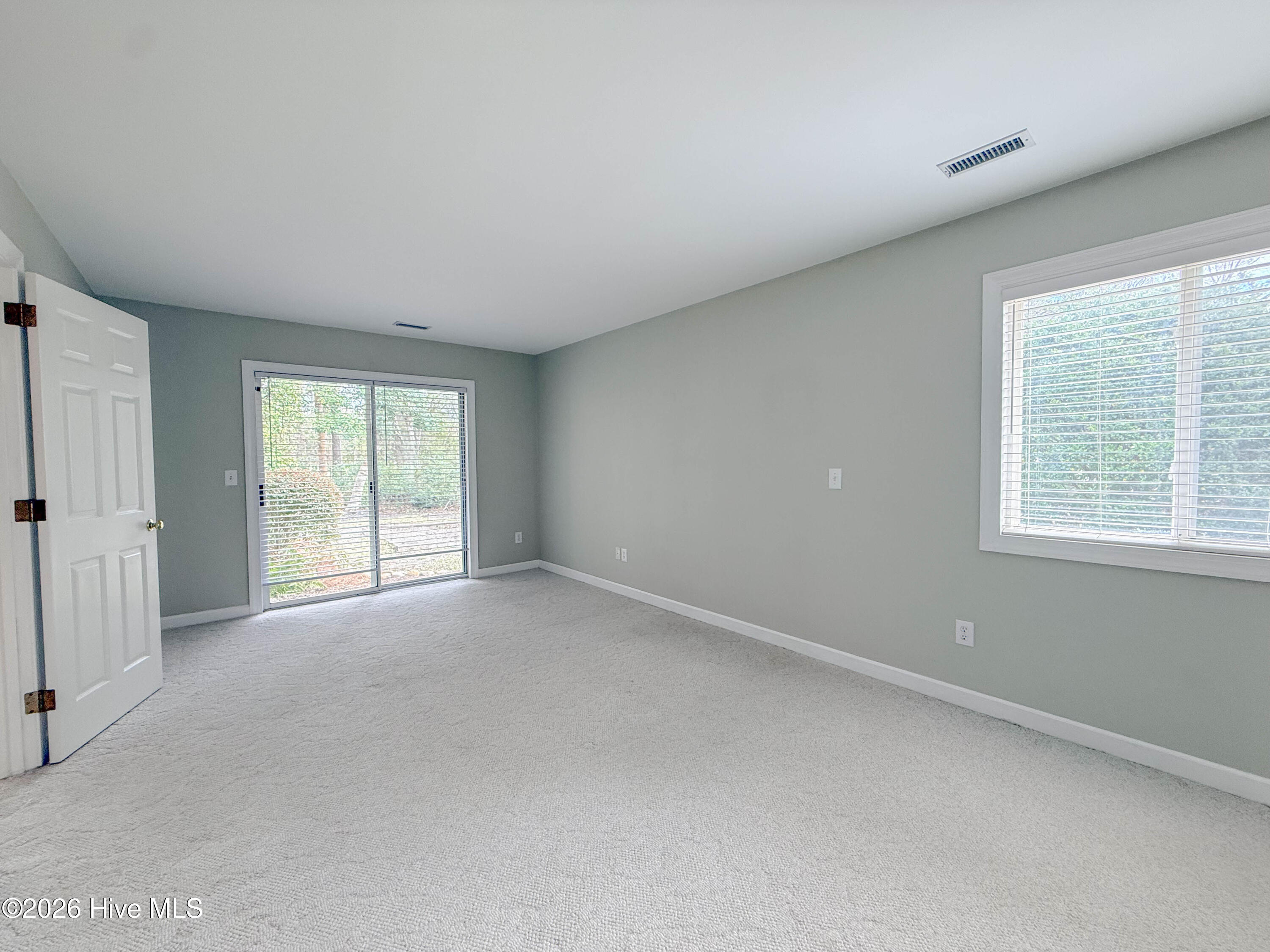 100562741 | Photo 29