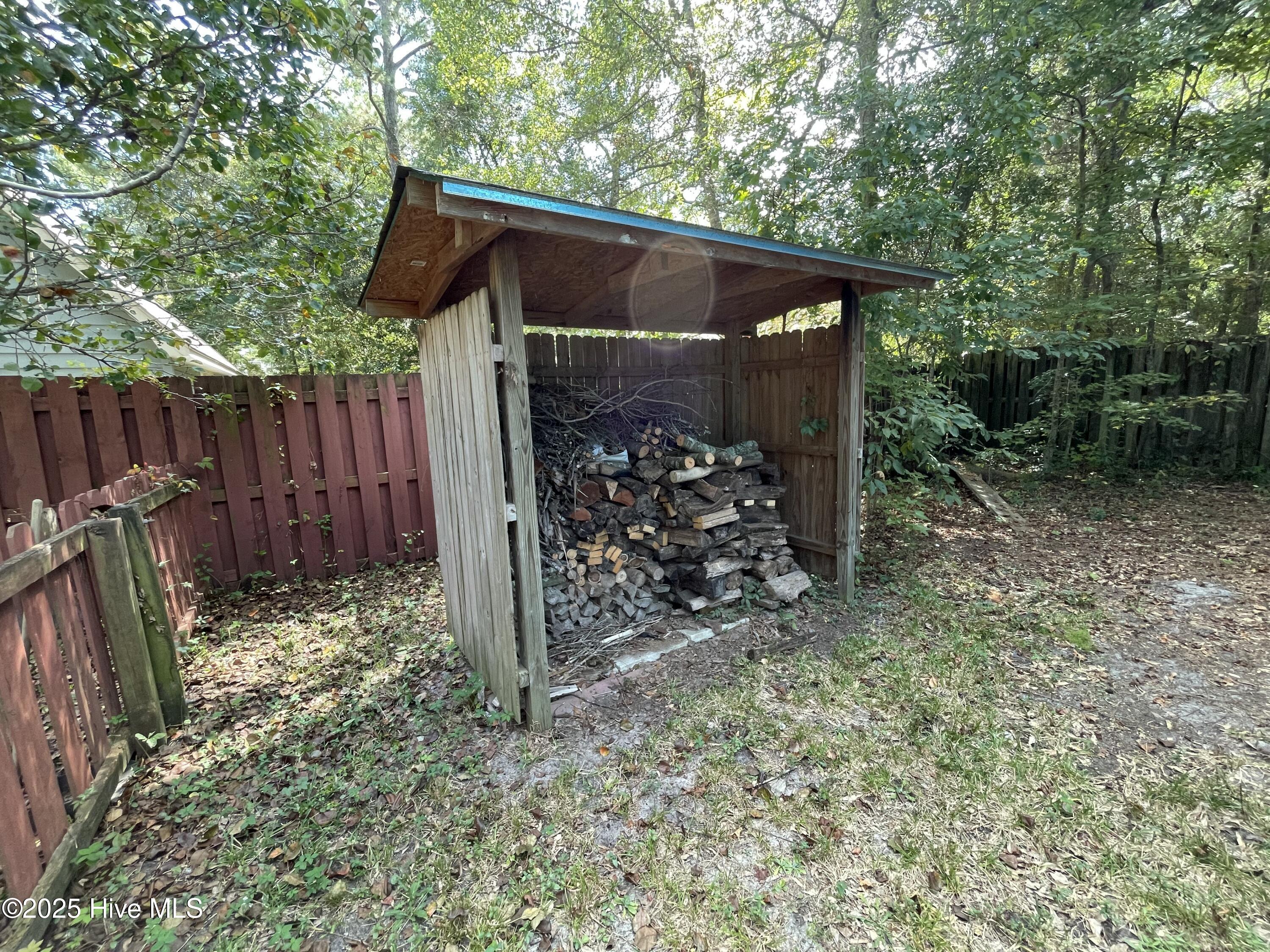 100533907 | Photo 42