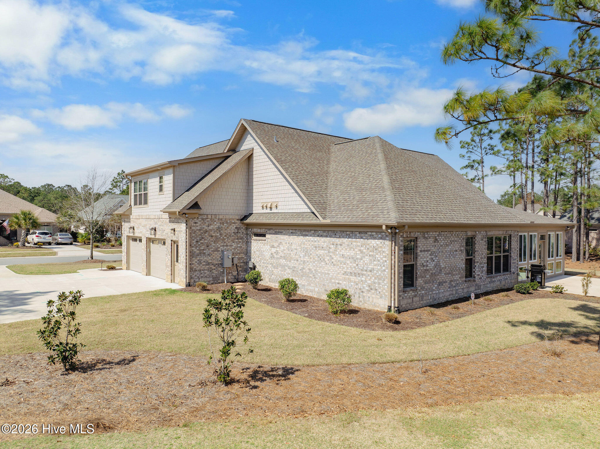 100564849 | Photo 65