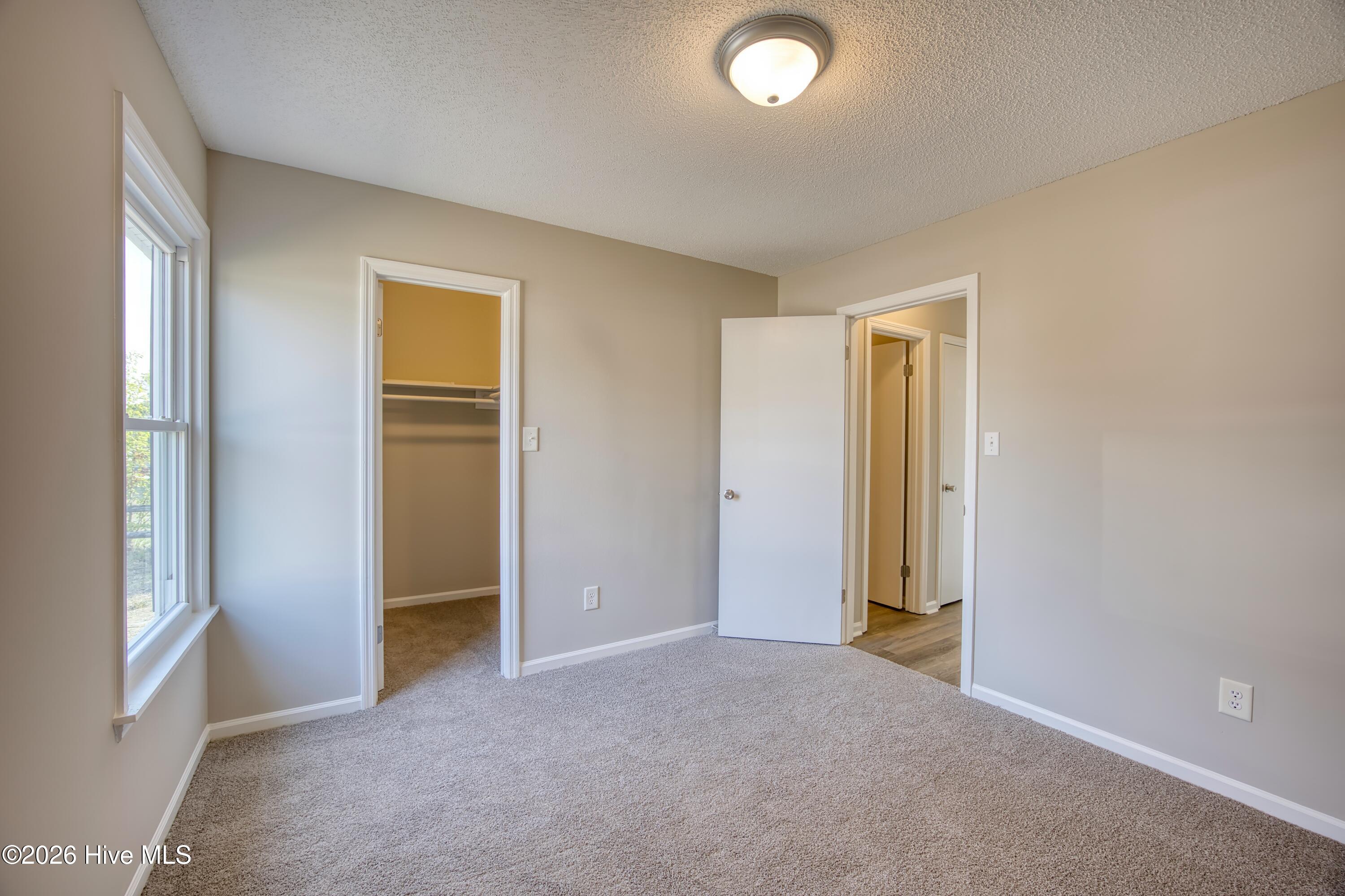 100561952 | Photo 19