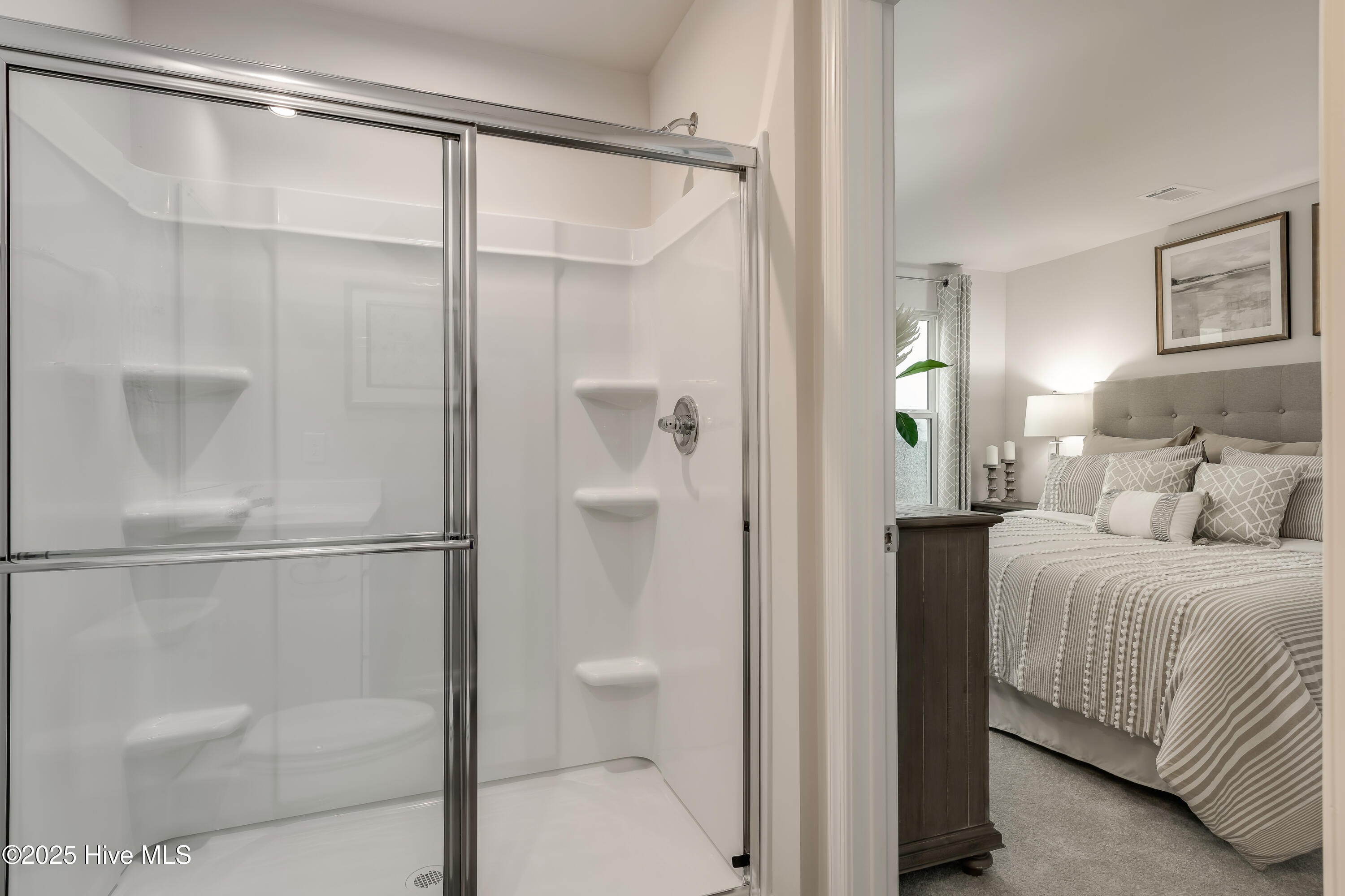 100487766 | Photo 21