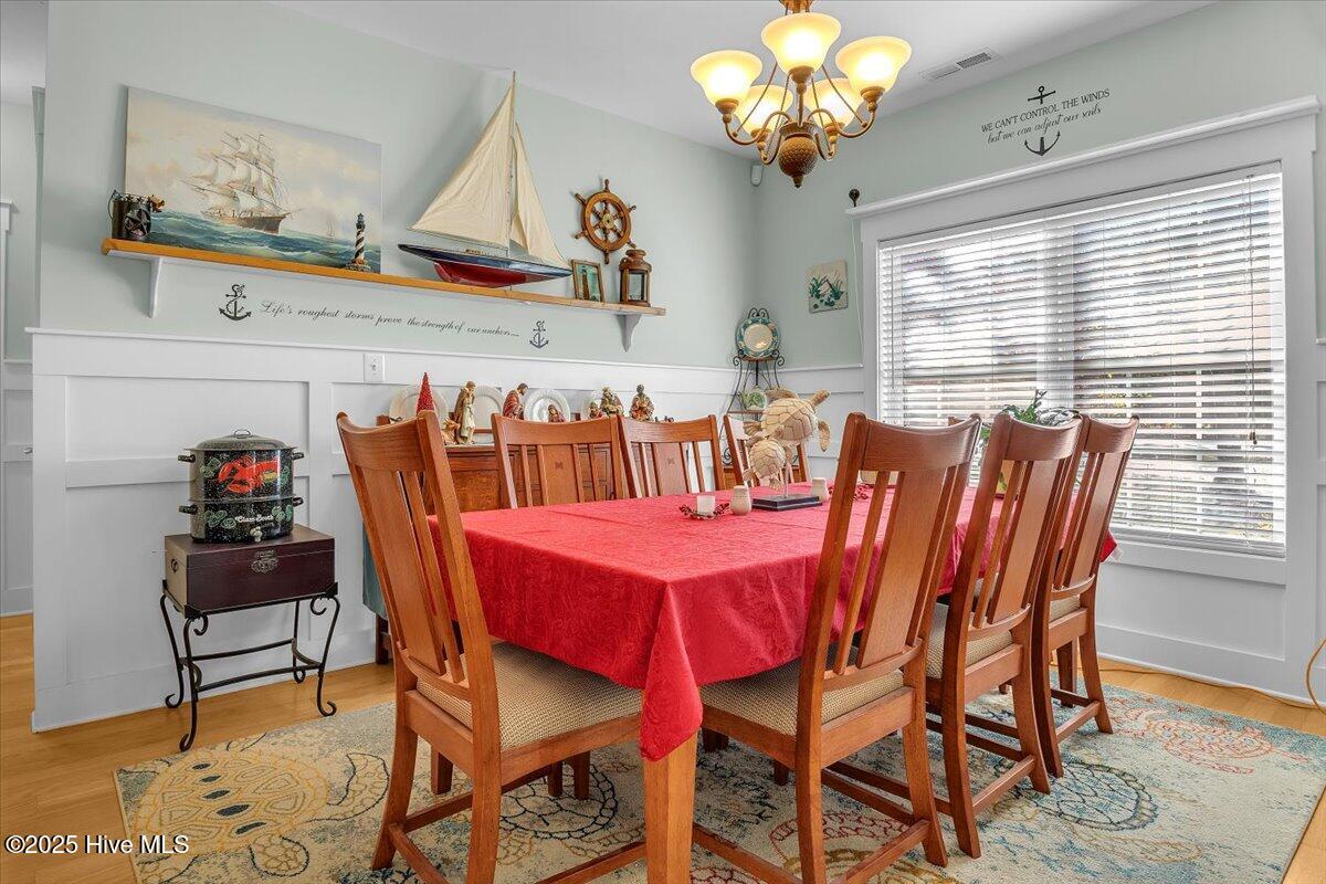 100544384 | Photo 14