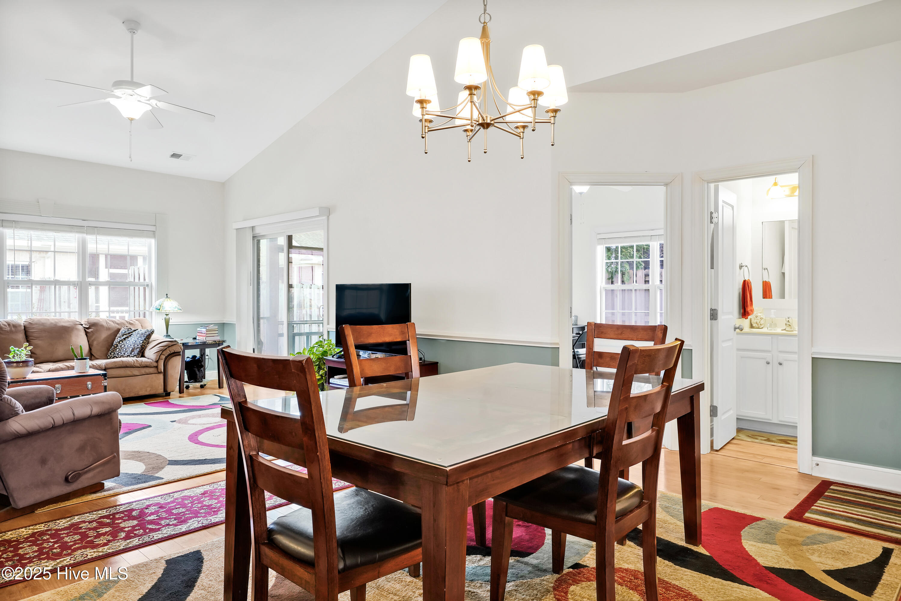 100564897 | Photo 10