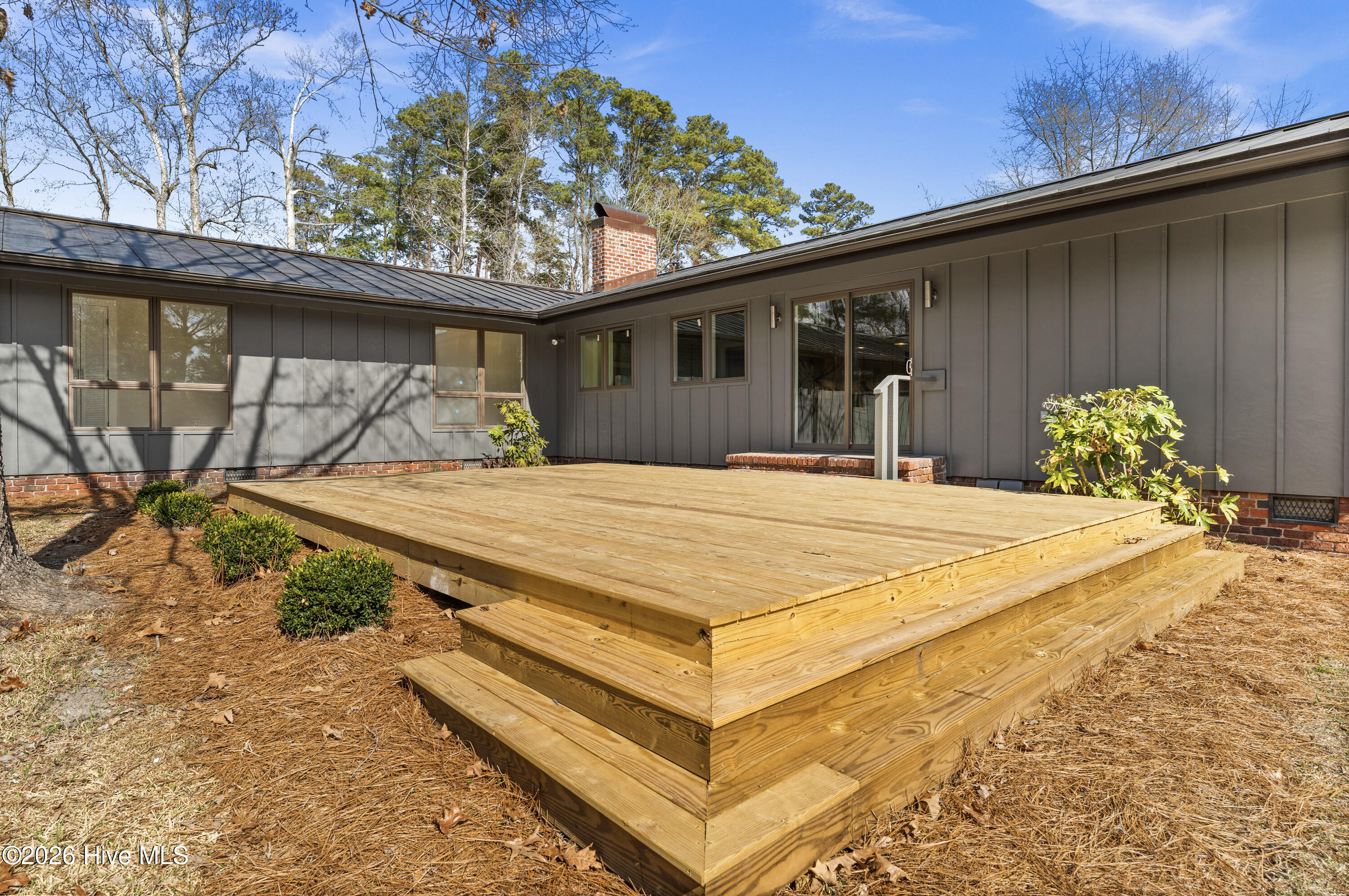 100561739 | Photo 44