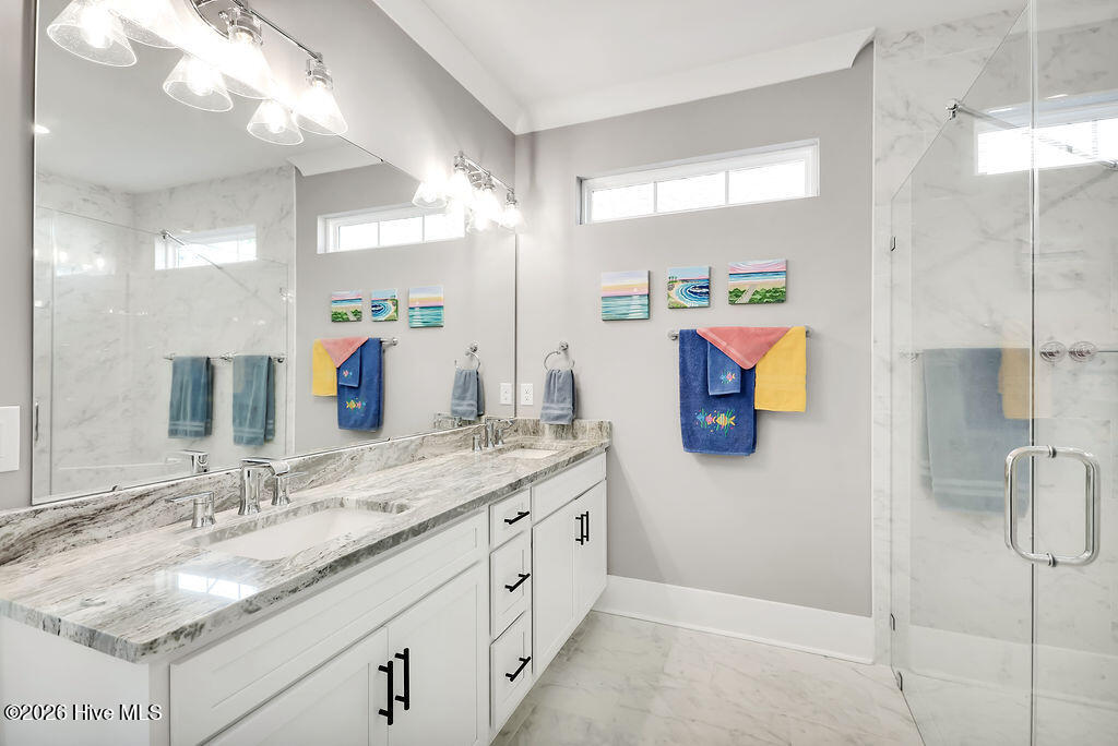 100555392 | Photo 17