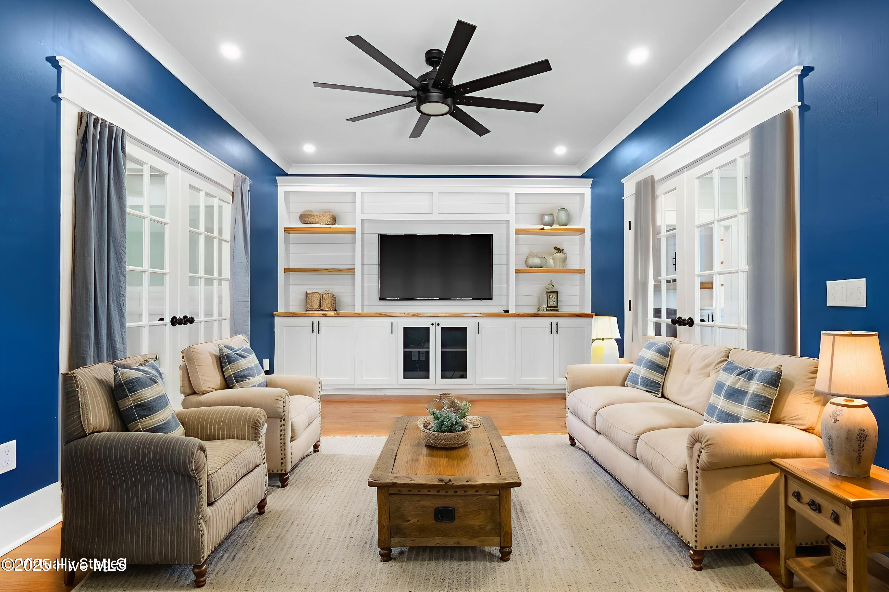 100526729 | Photo 14