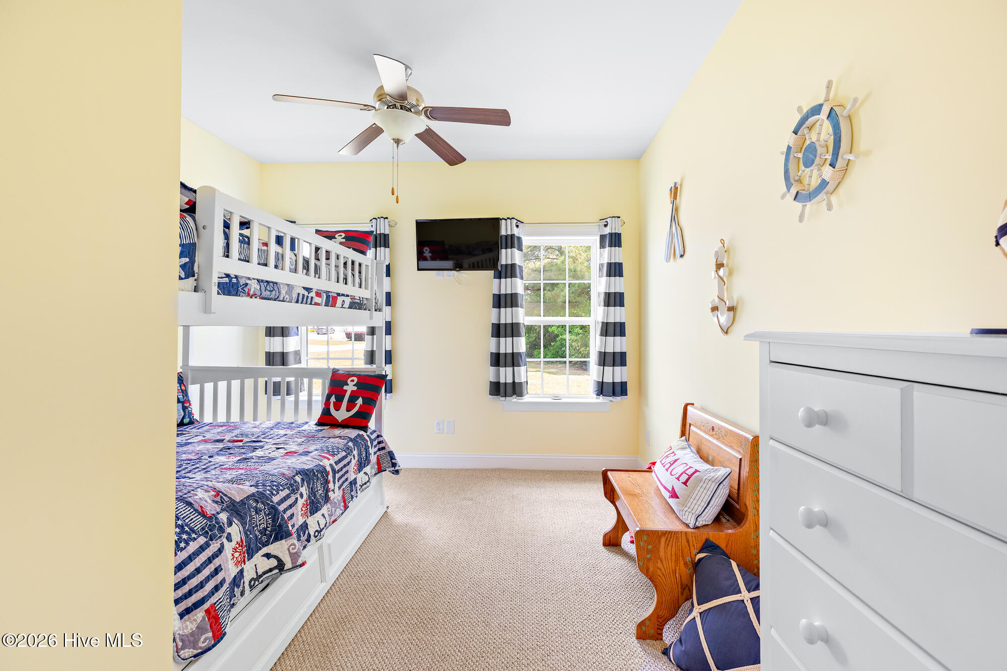 100567738 | Photo 36