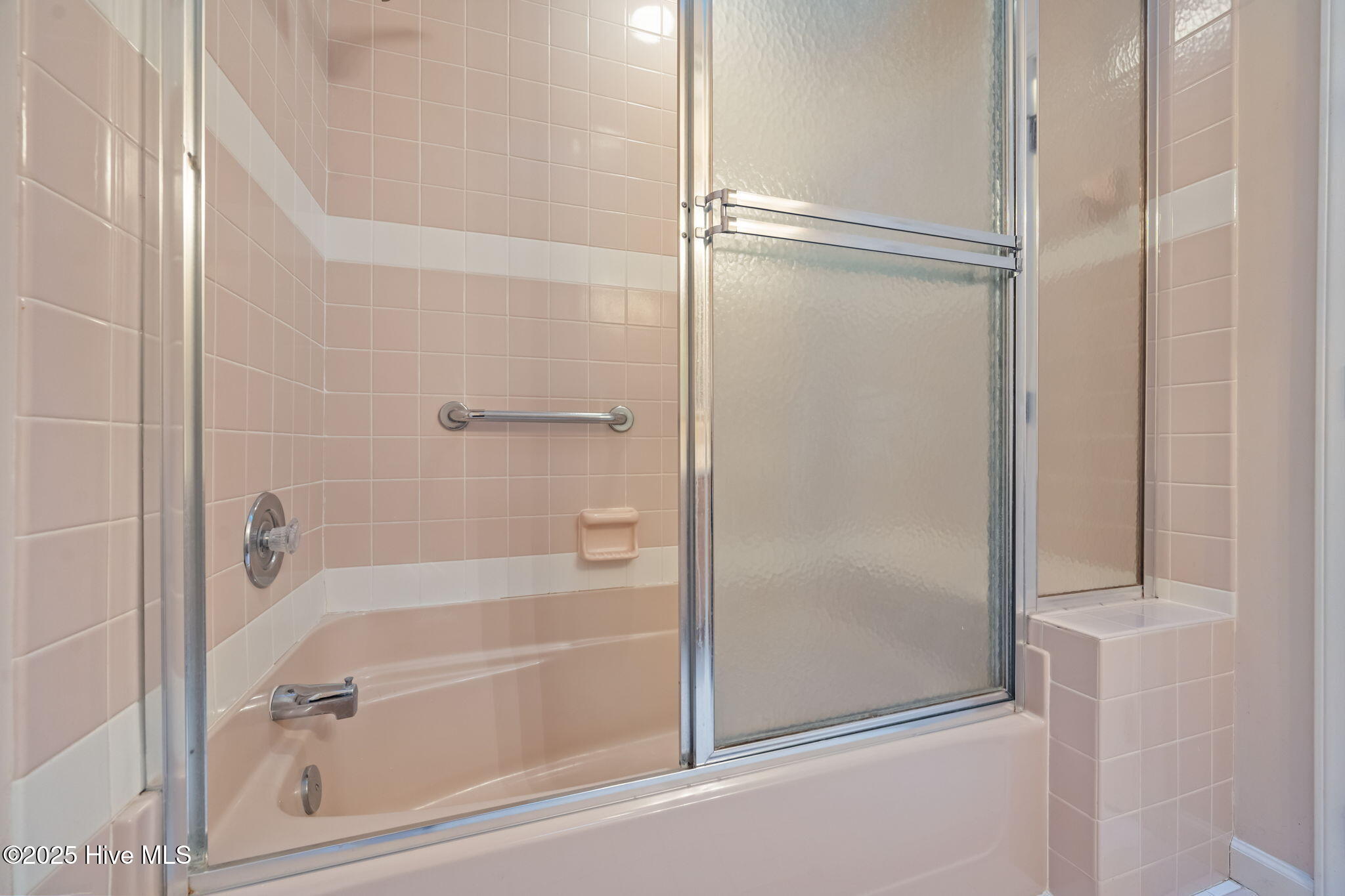 100542327 | Photo 41