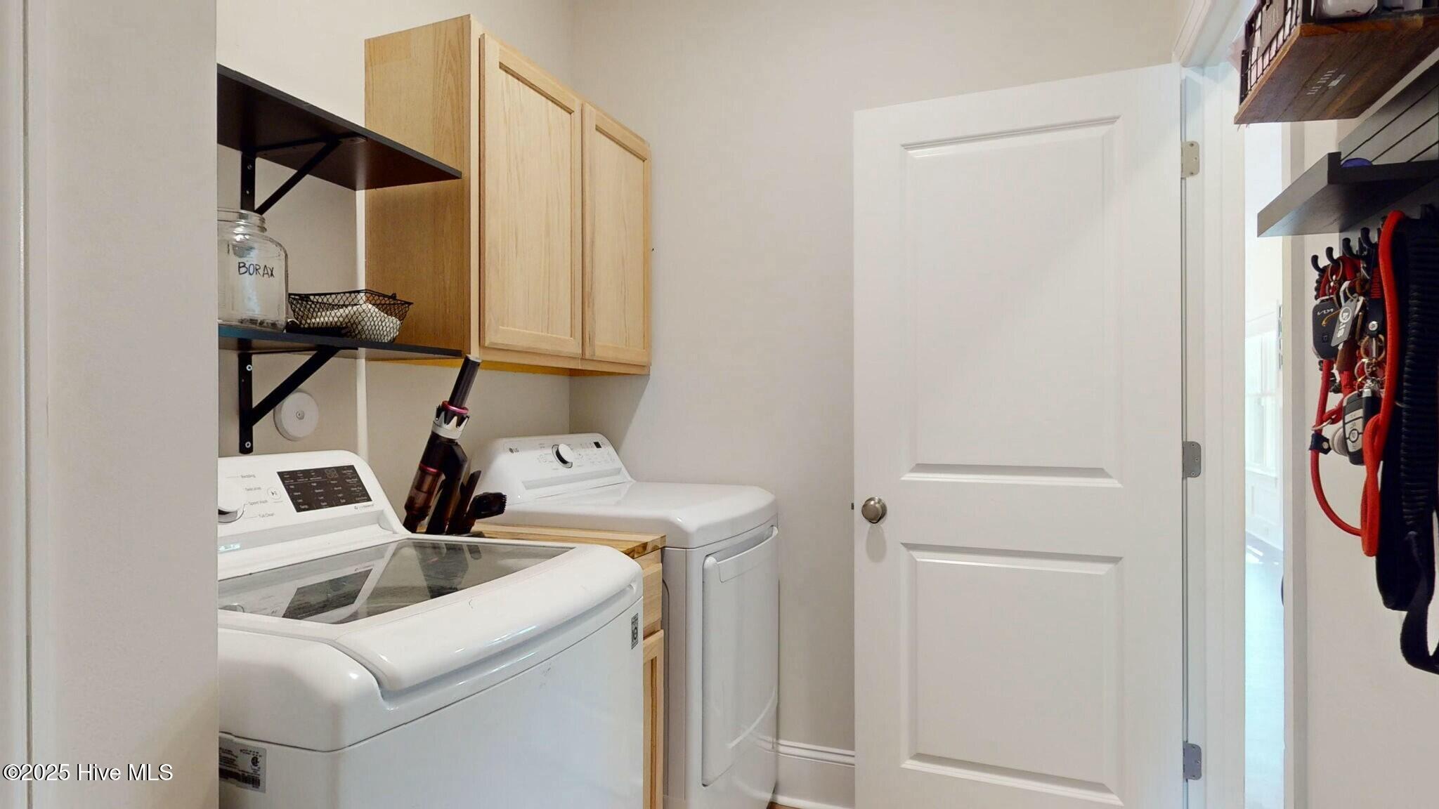 100558663 | Photo 23