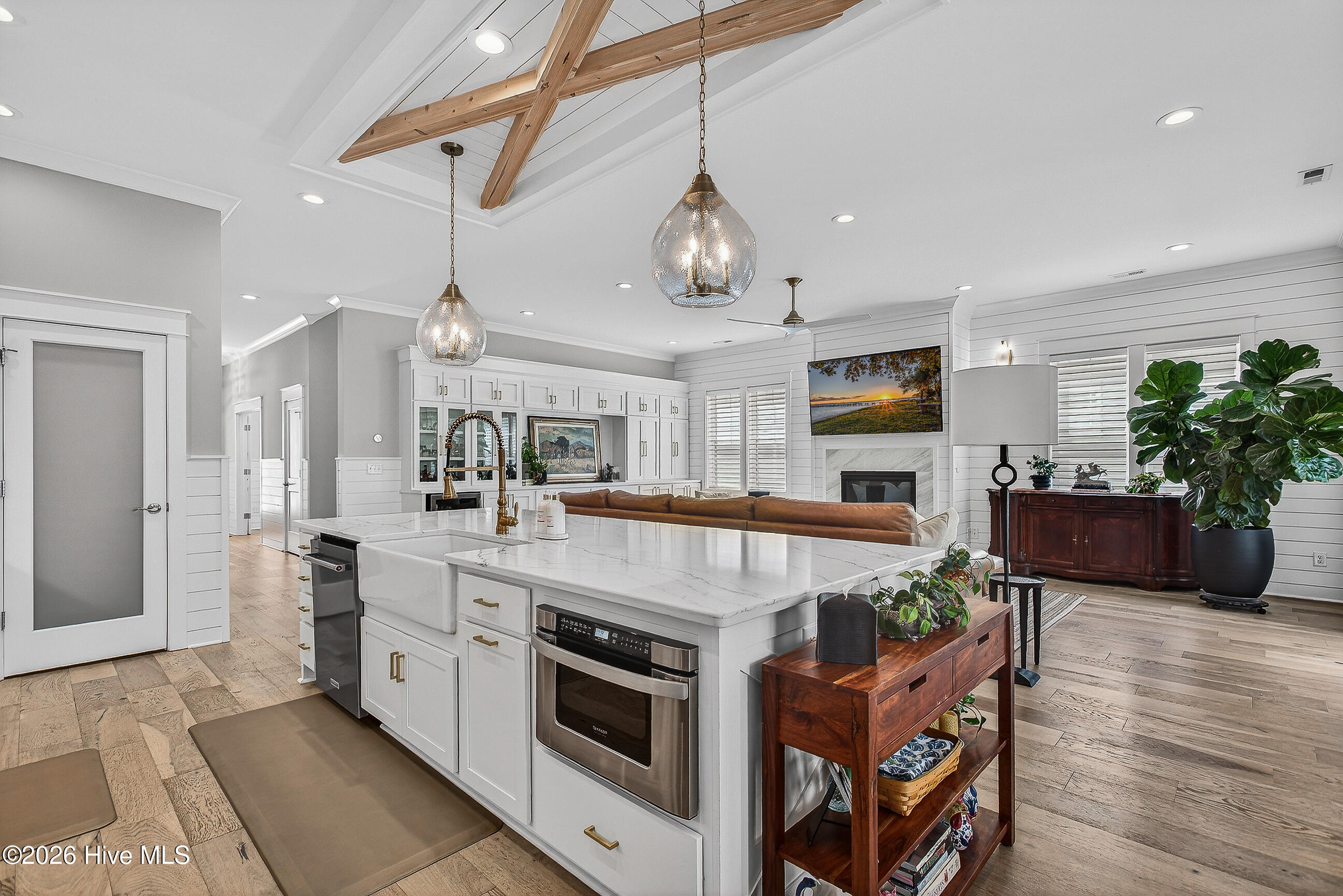 100564541 | Photo 21