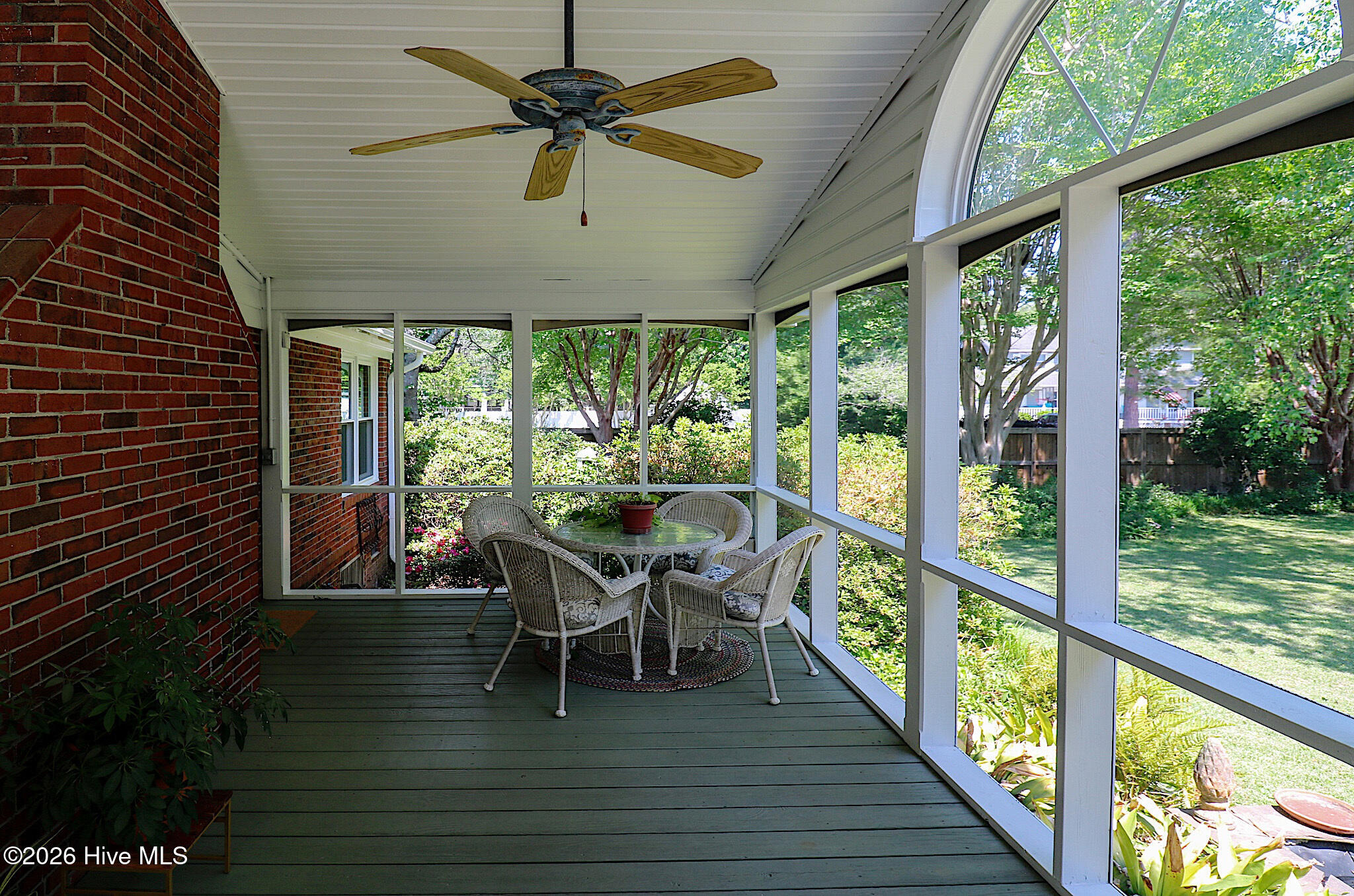 100569674 | Photo 31