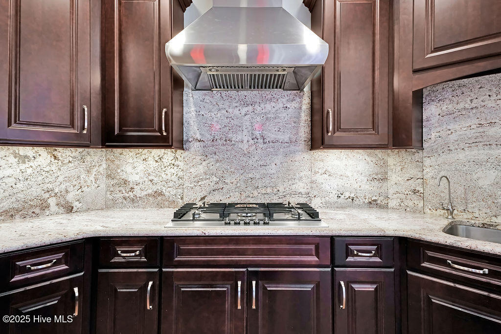 100540084 | Photo 23