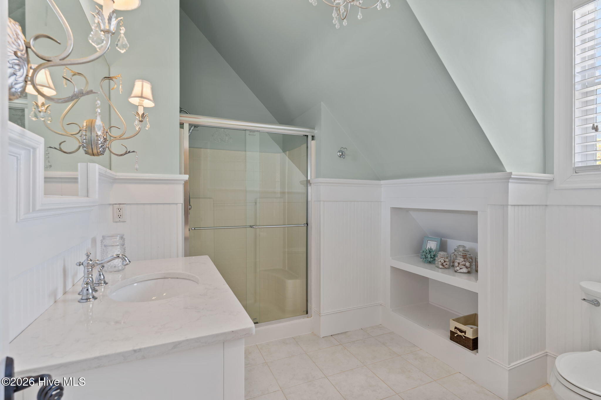 100561575 | Photo 50