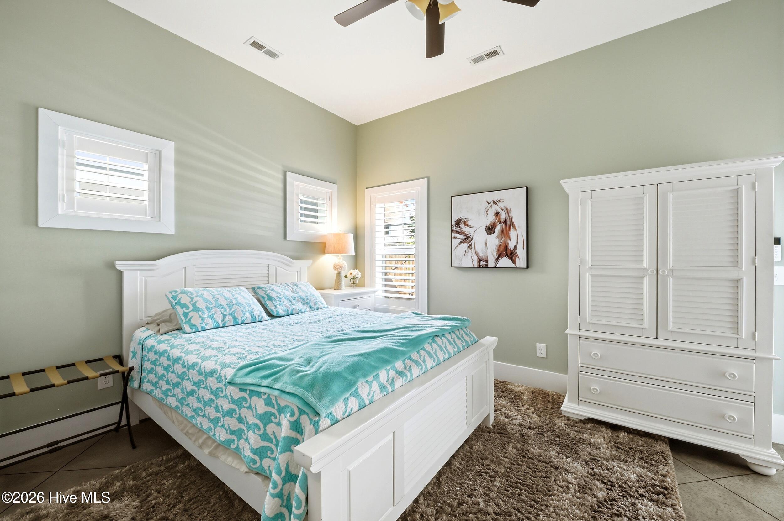 100568408 | Photo 13