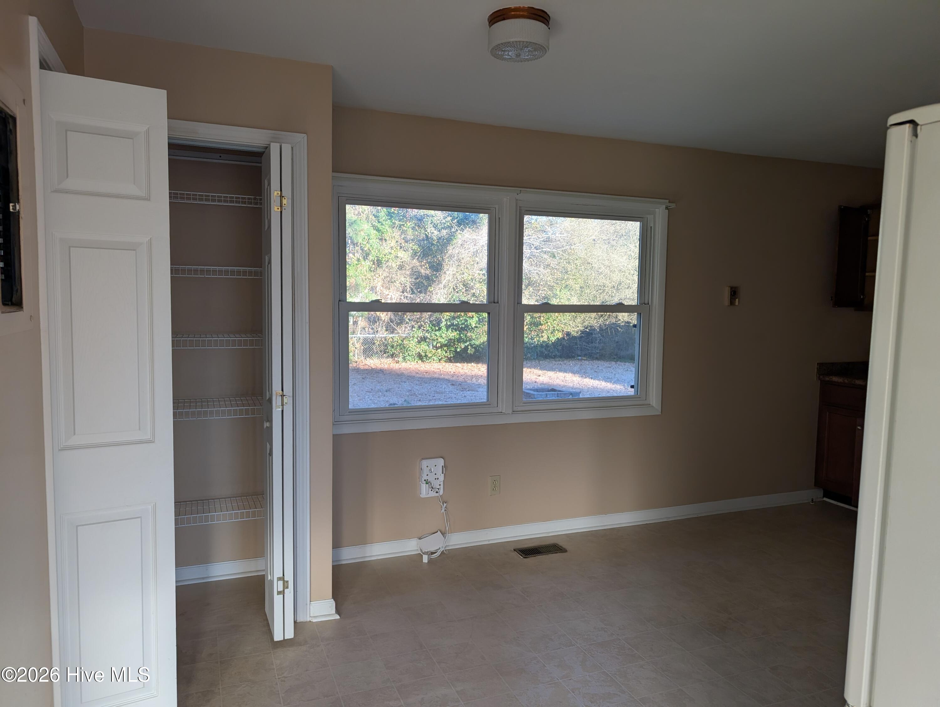 100548942 | Photo 10