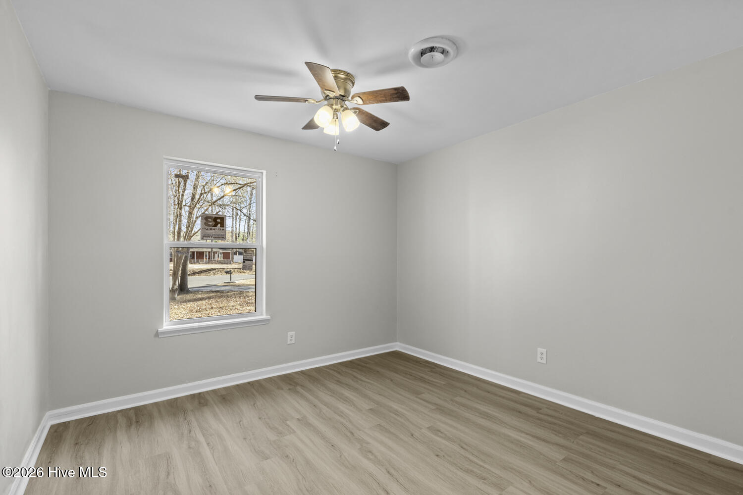 100551679 | Photo 18