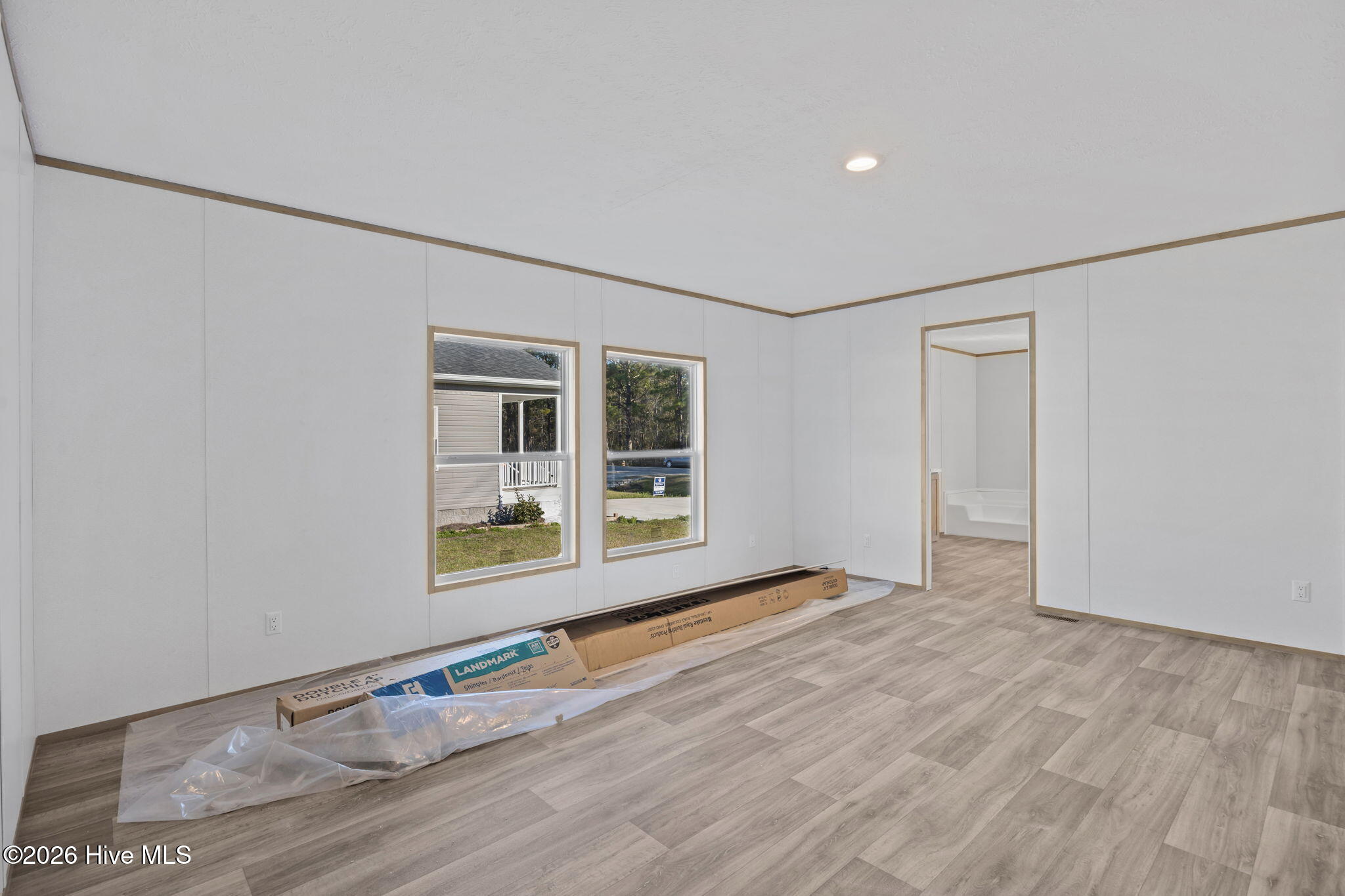 100561520 | Photo 16