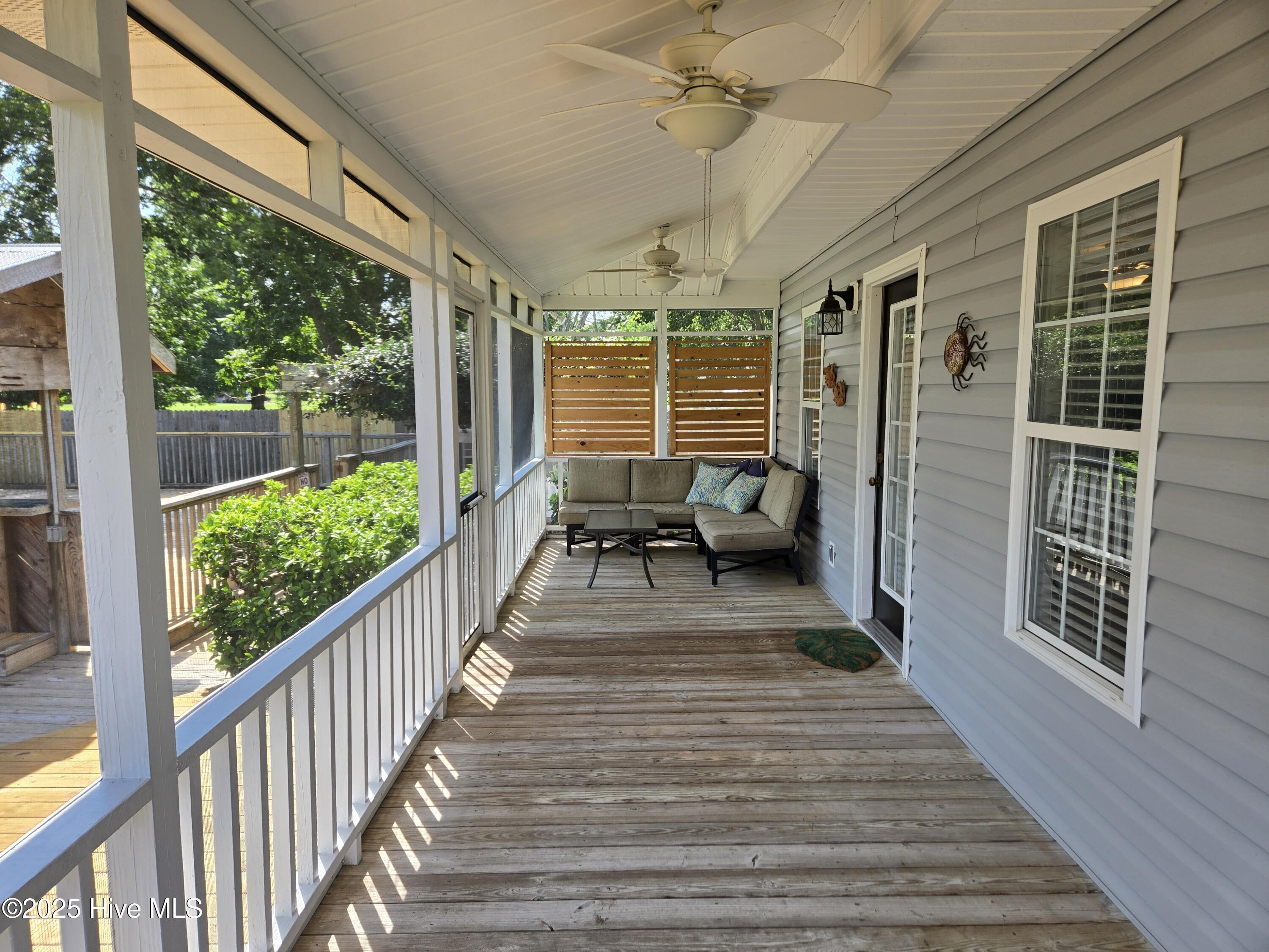 100517871 | Photo 25