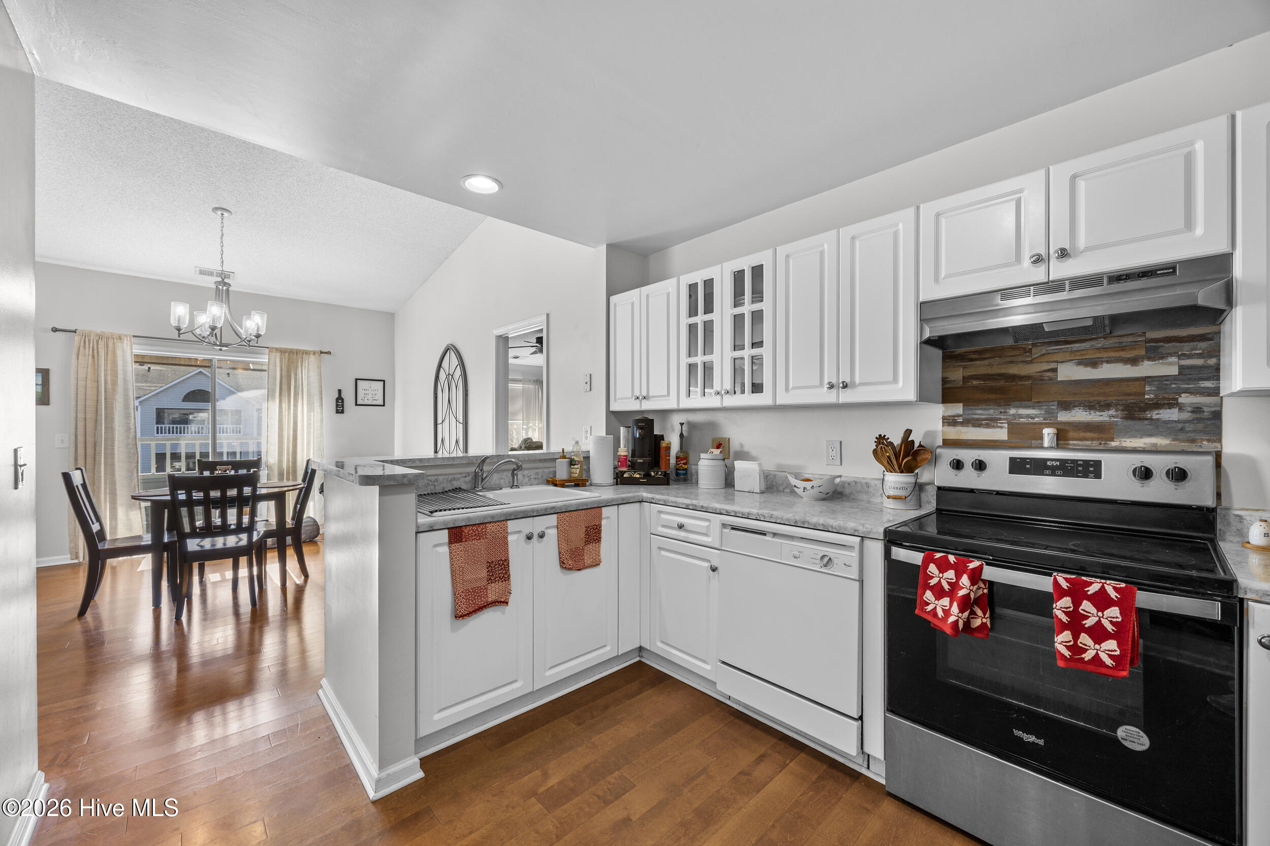 100552907 | Photo 19