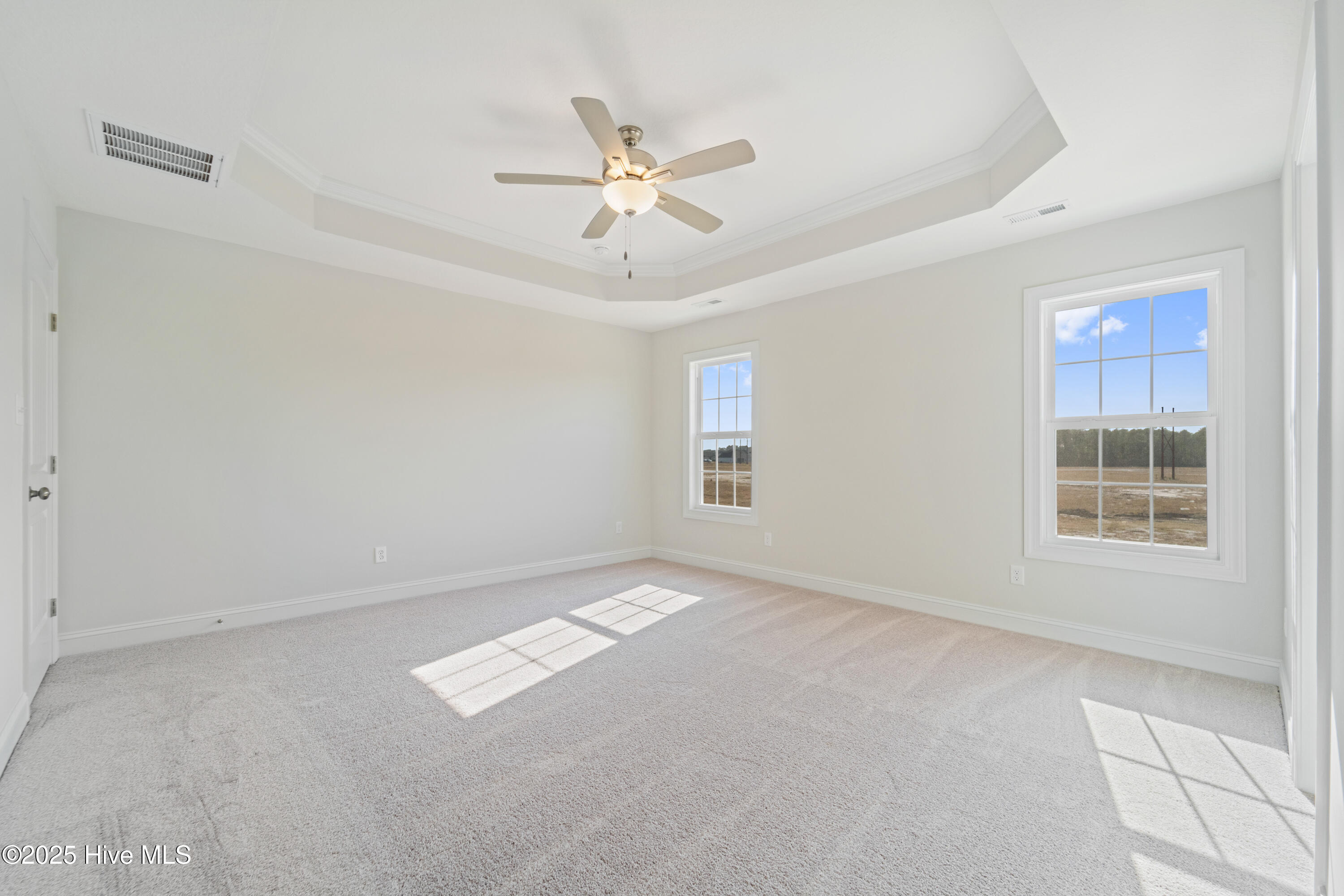 100519701 | Photo 19