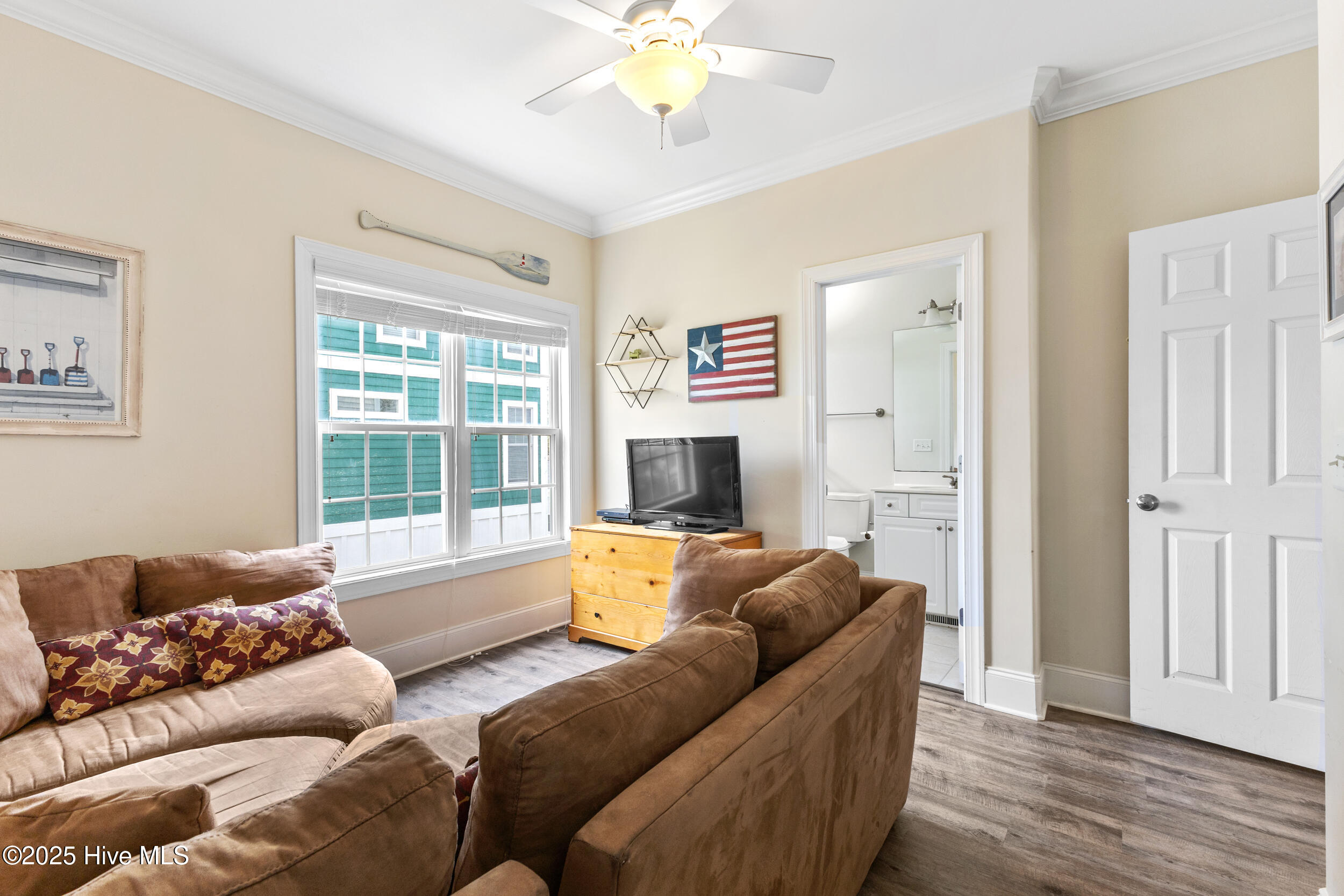 100506404 | Photo 19