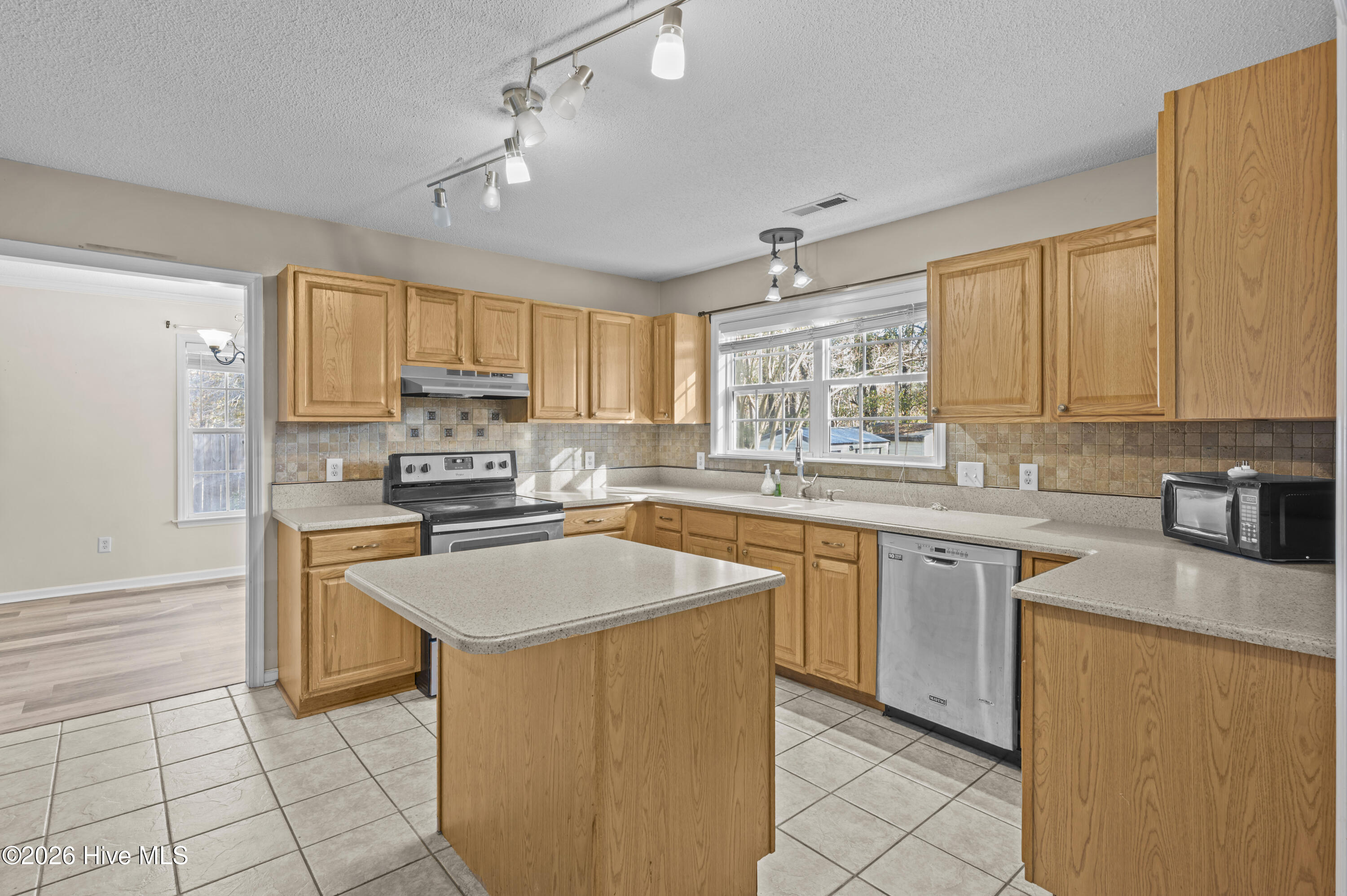 100541595 | Photo 20