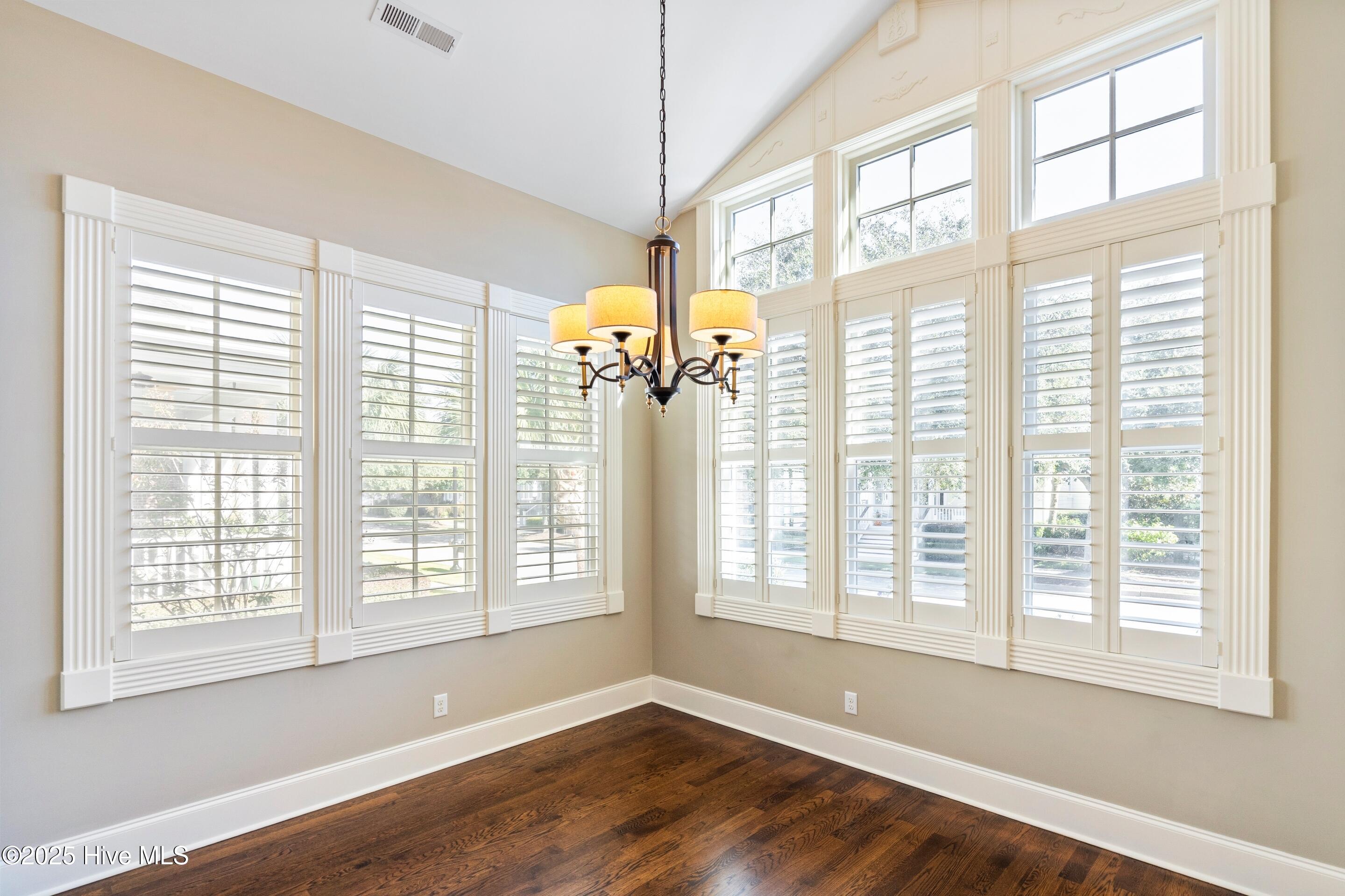 100537551 | Photo 21